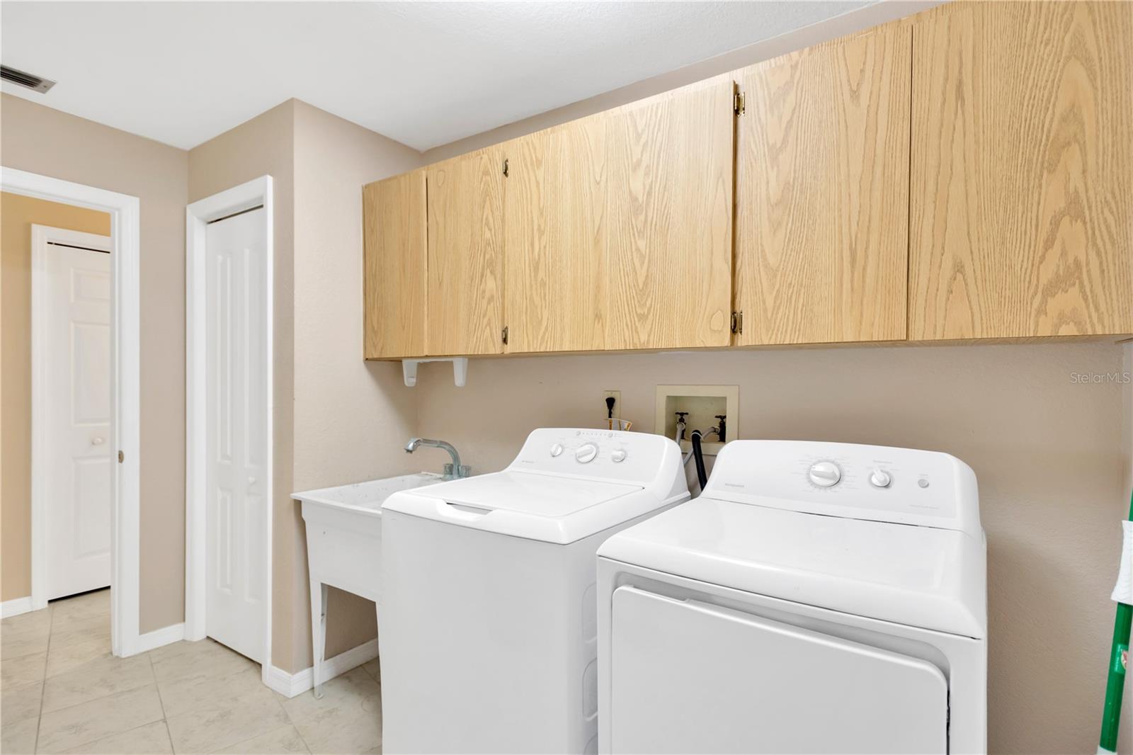Image 15 of 24 For 5021 Bridgeport Drive