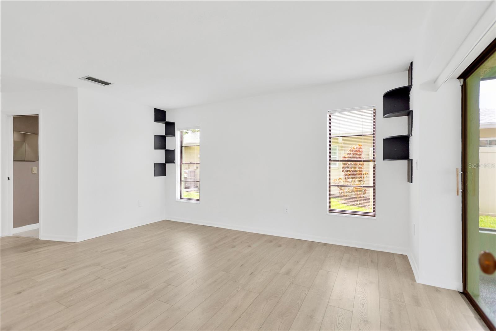 Image 8 of 24 For 5021 Bridgeport Drive