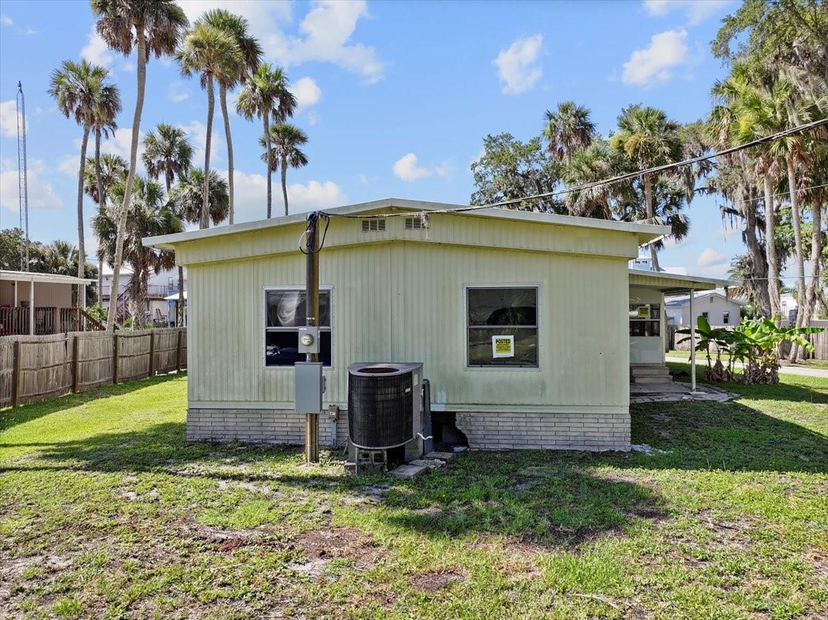Image 11 of 36 For 10348 Twin River Lane