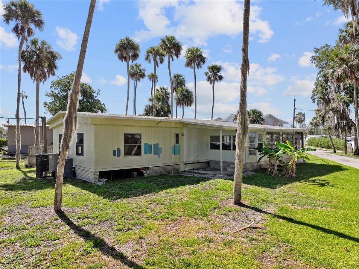 Image 6 of 36 For 10348 Twin River Lane