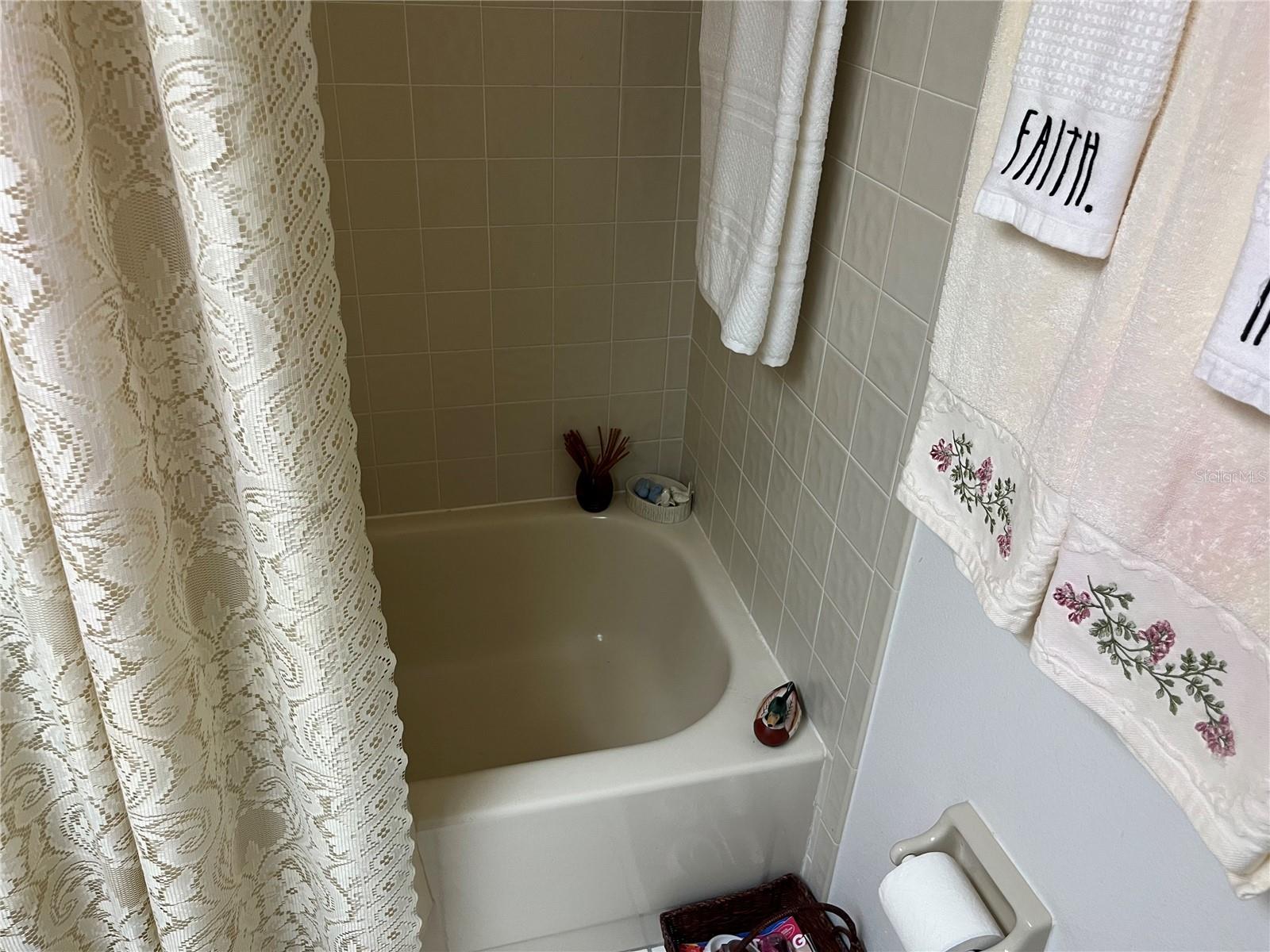 Image 28 of 46 For 9474 Nakoma Way E