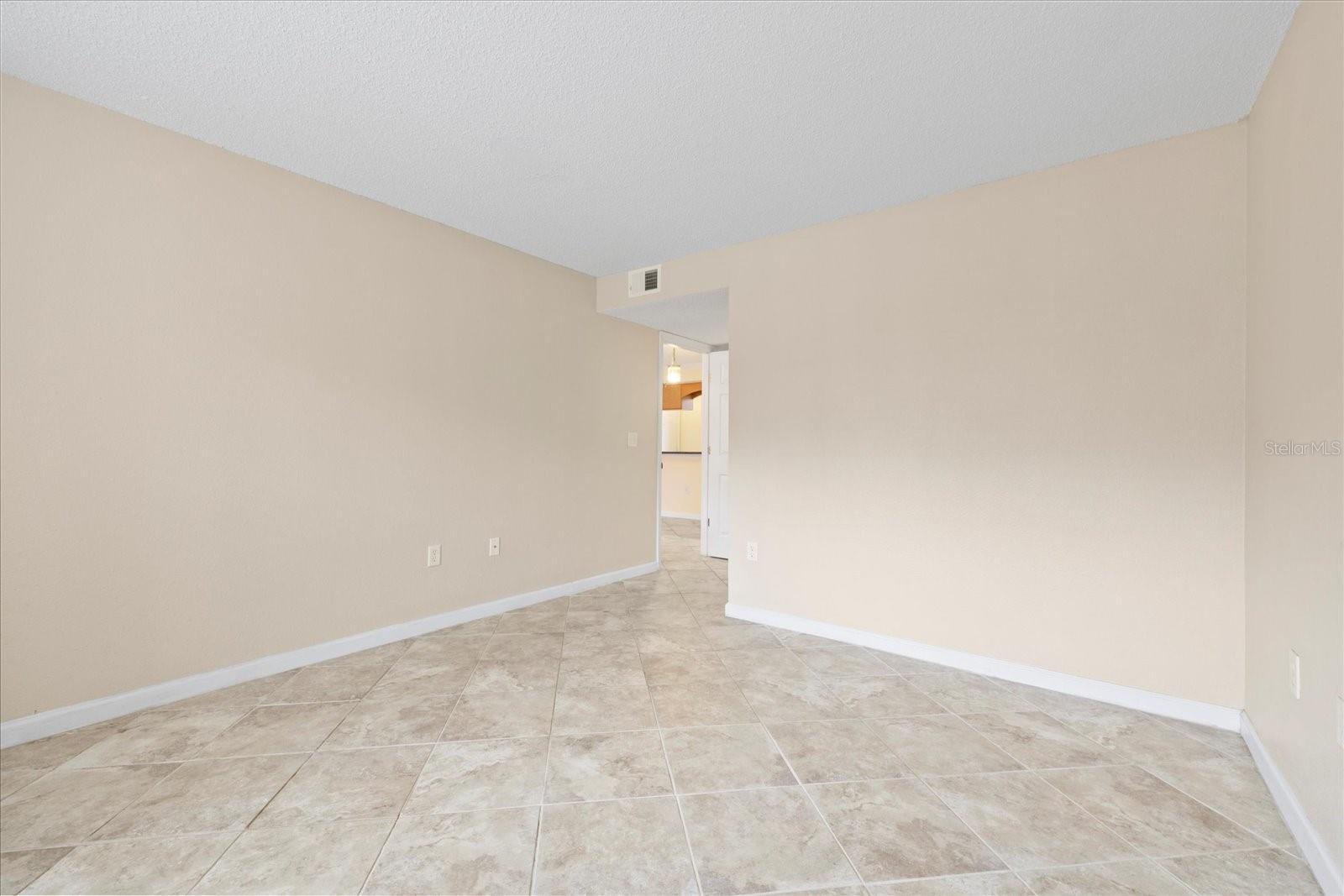 Image 25 of 47 For 2500 Winding Creek Boulevard I106