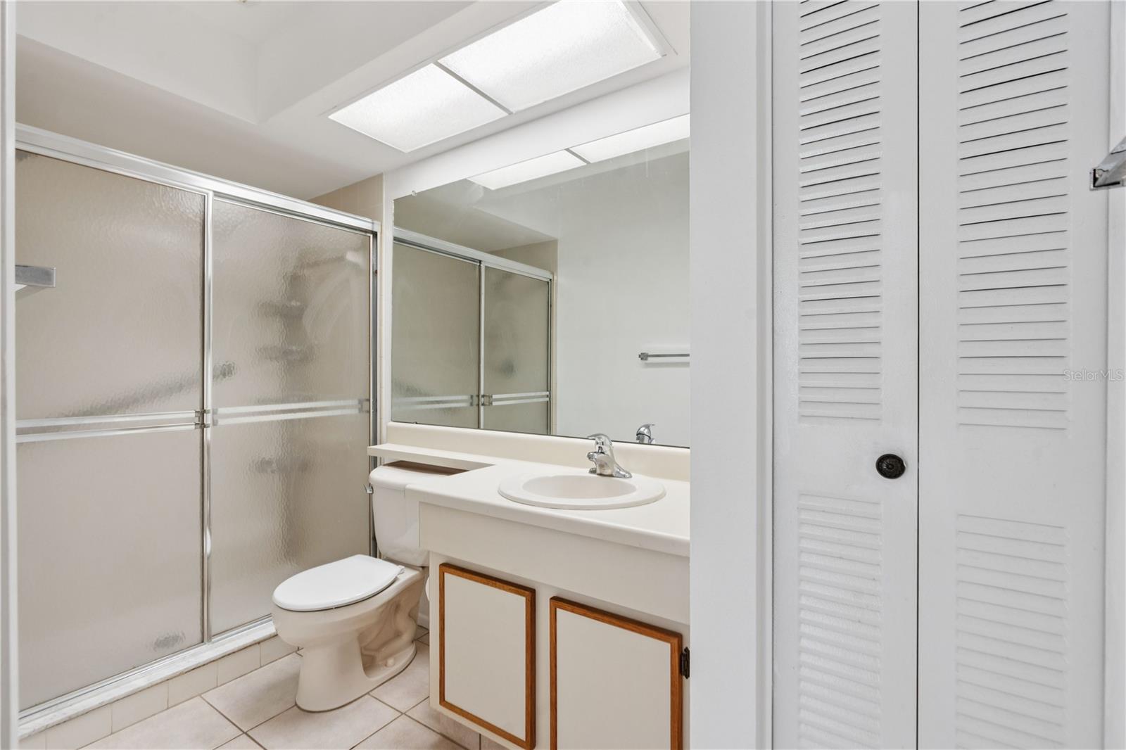 Listing photo id 13 for 11725 Spring Tree Lane