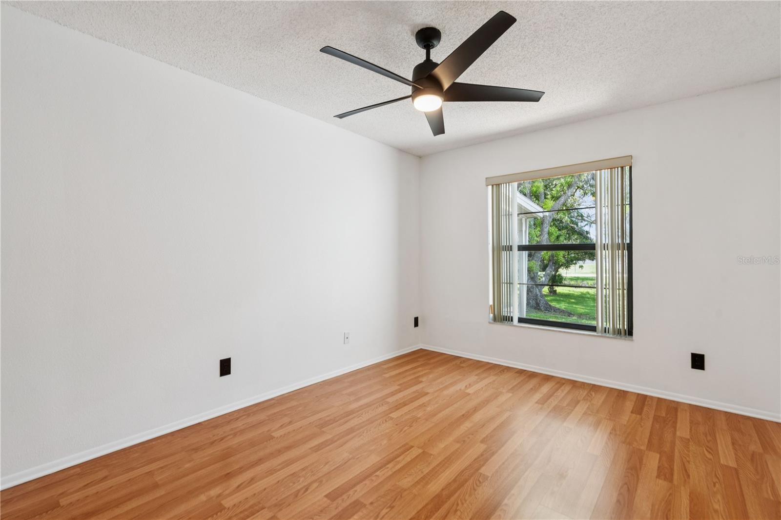 Listing photo id 16 for 11725 Spring Tree Lane