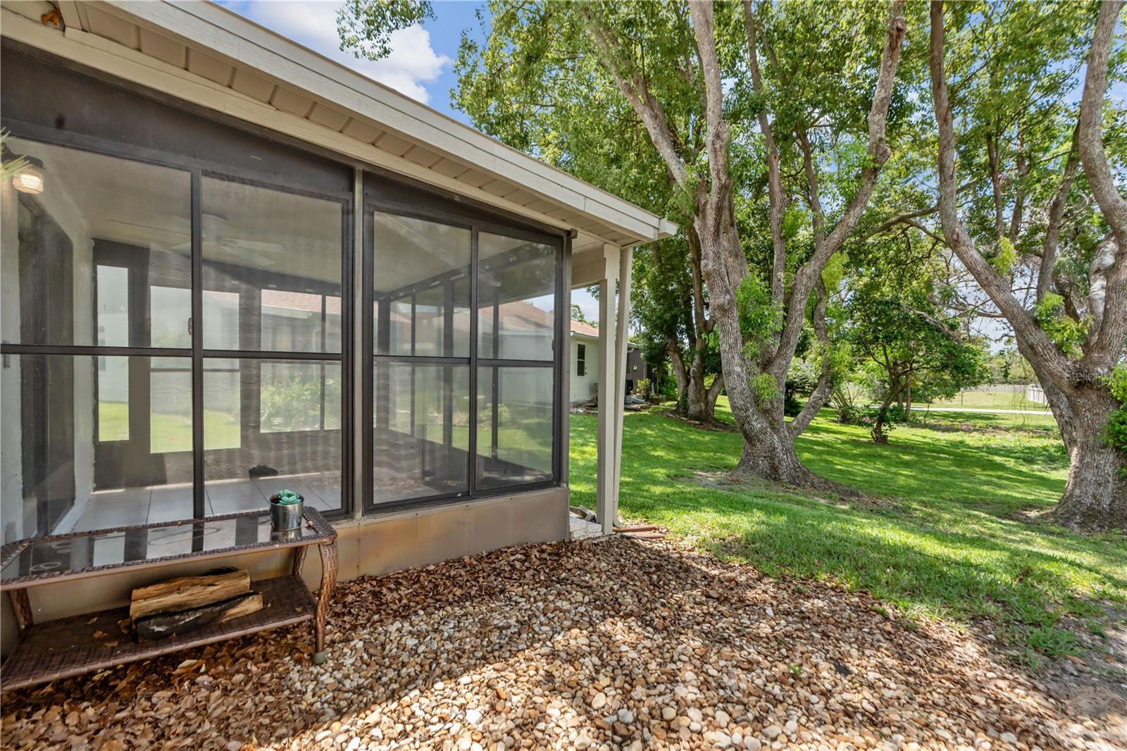 Listing photo id 27 for 11725 Spring Tree Lane