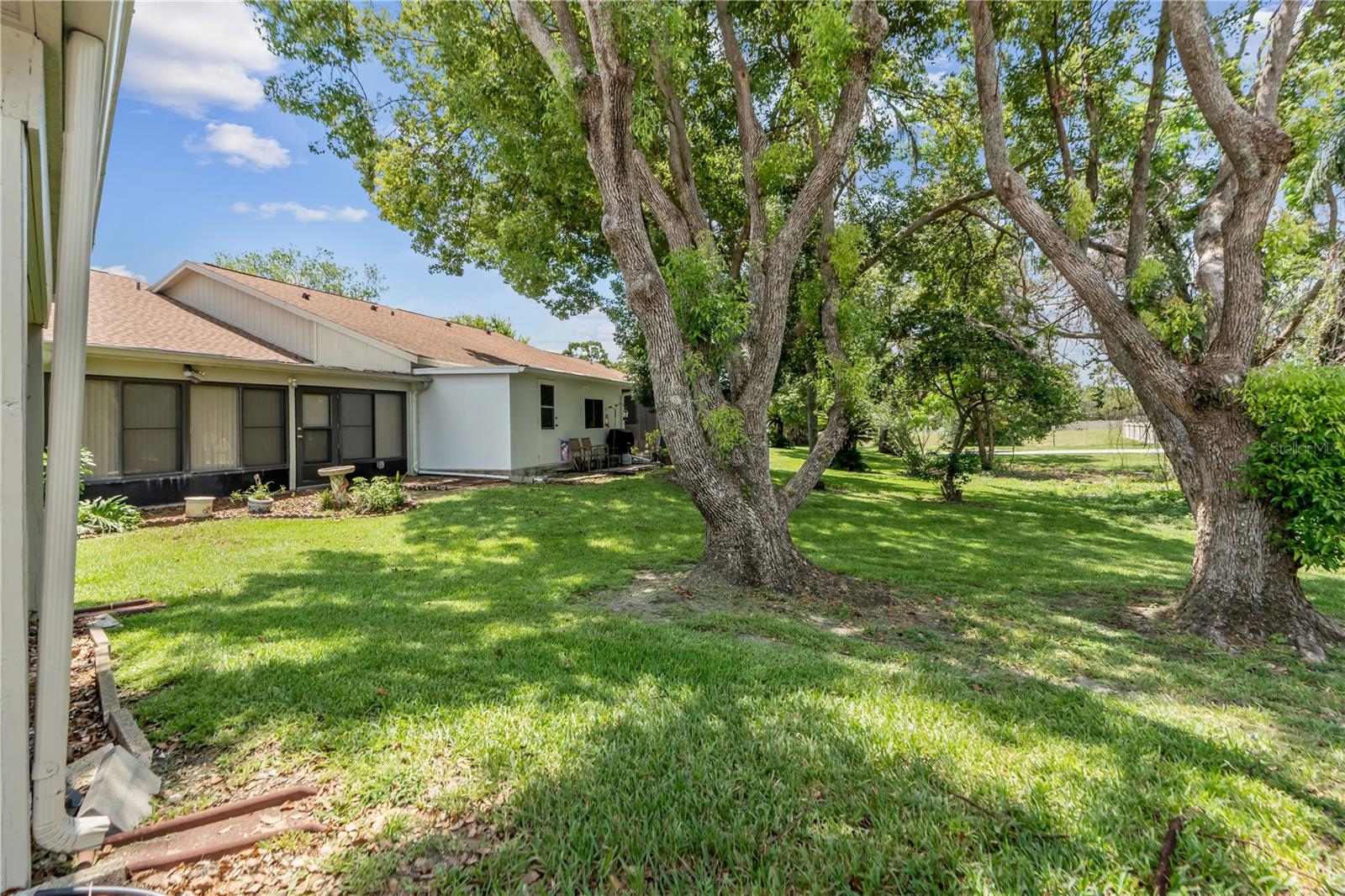 Listing photo id 28 for 11725 Spring Tree Lane