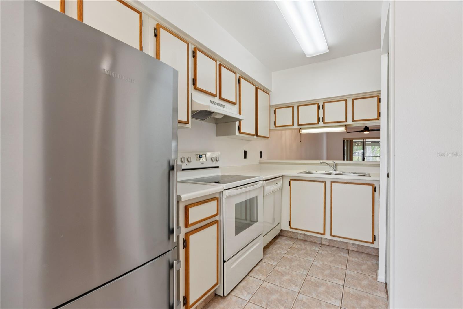 Listing photo id 4 for 11725 Spring Tree Lane