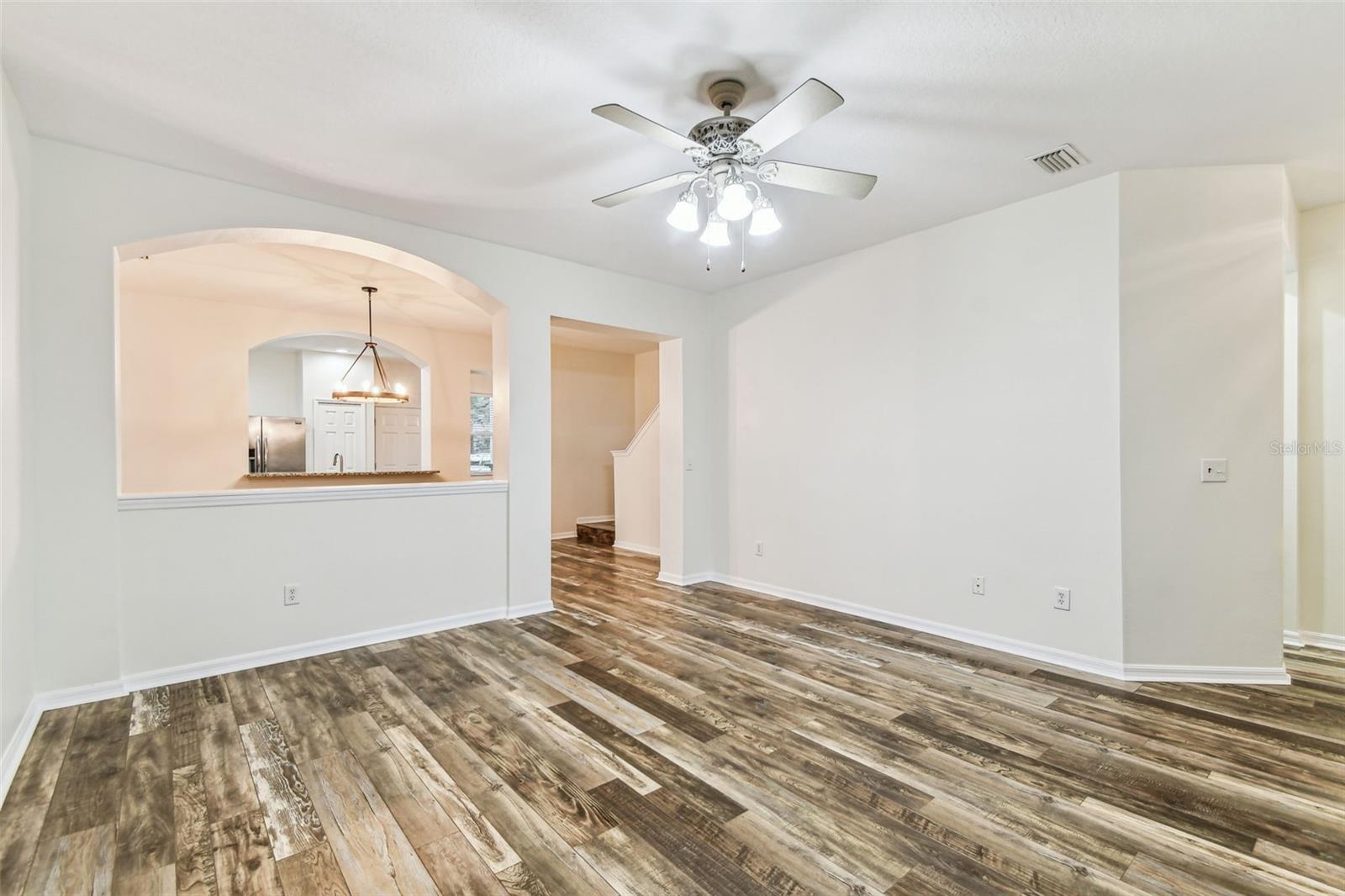 Listing photo id 8 for 9420 Georgian Park Lane 106