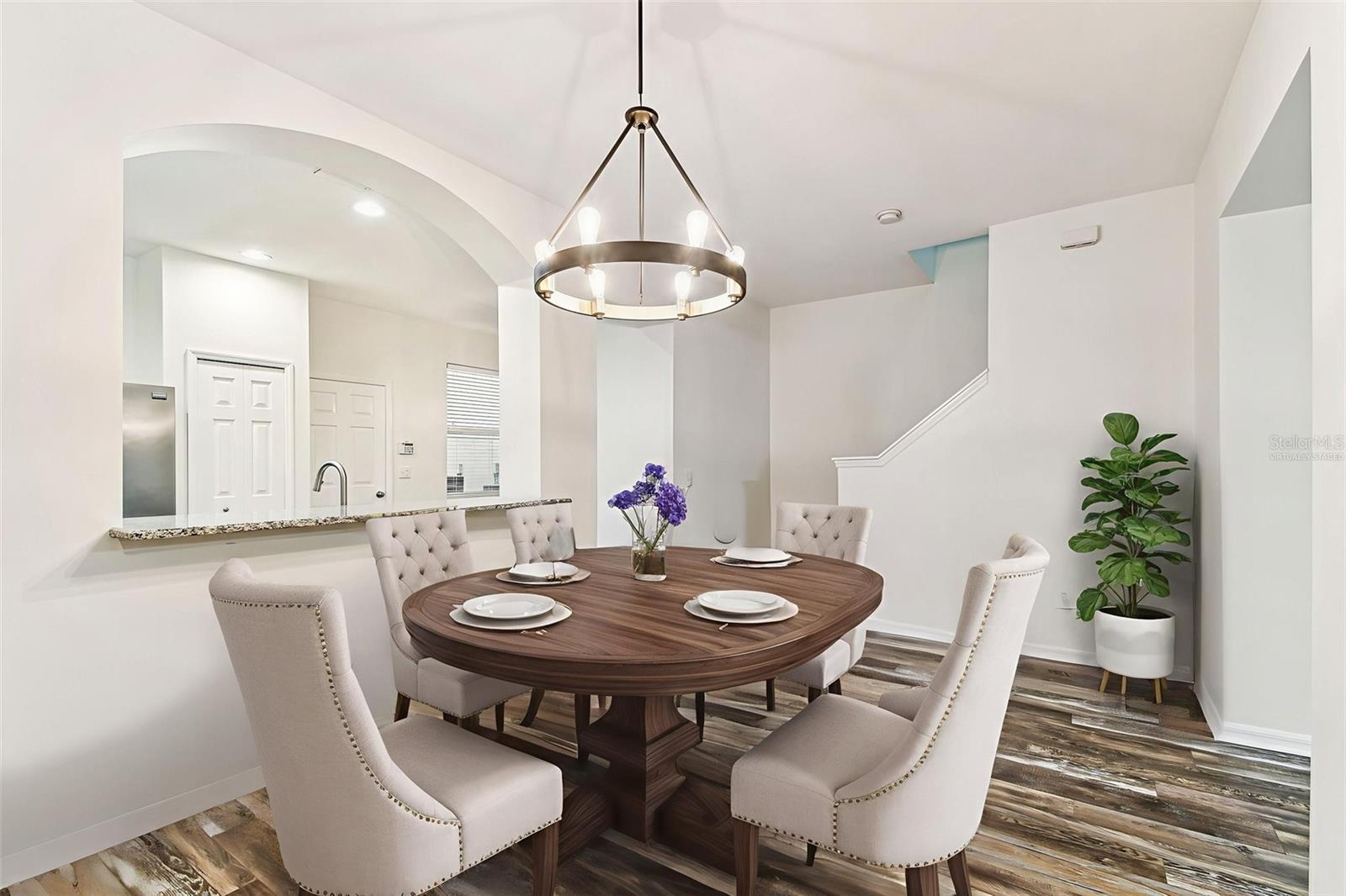 Listing photo id 9 for 9420 Georgian Park Lane 106