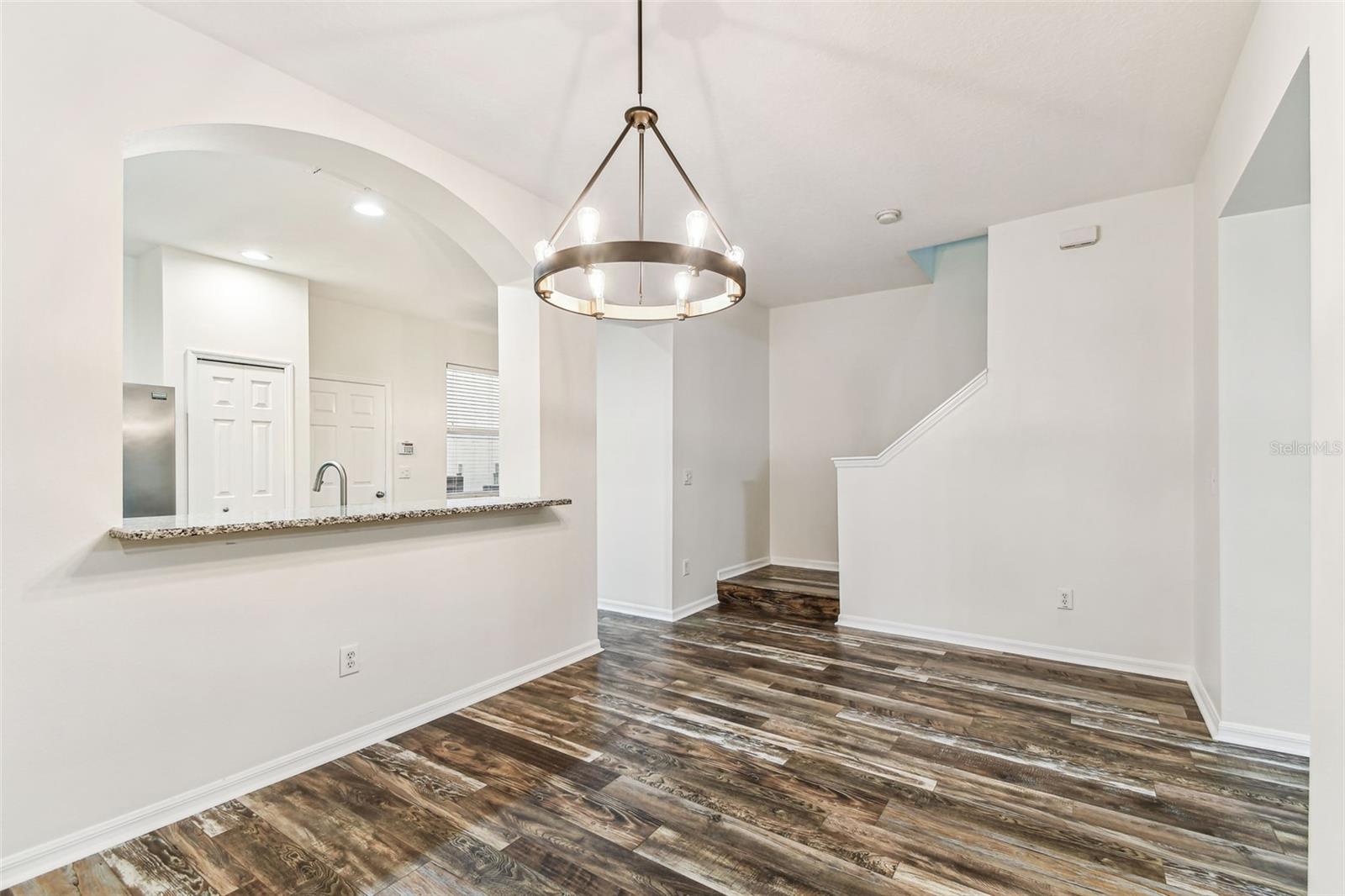 Listing photo id 10 for 9420 Georgian Park Lane 106