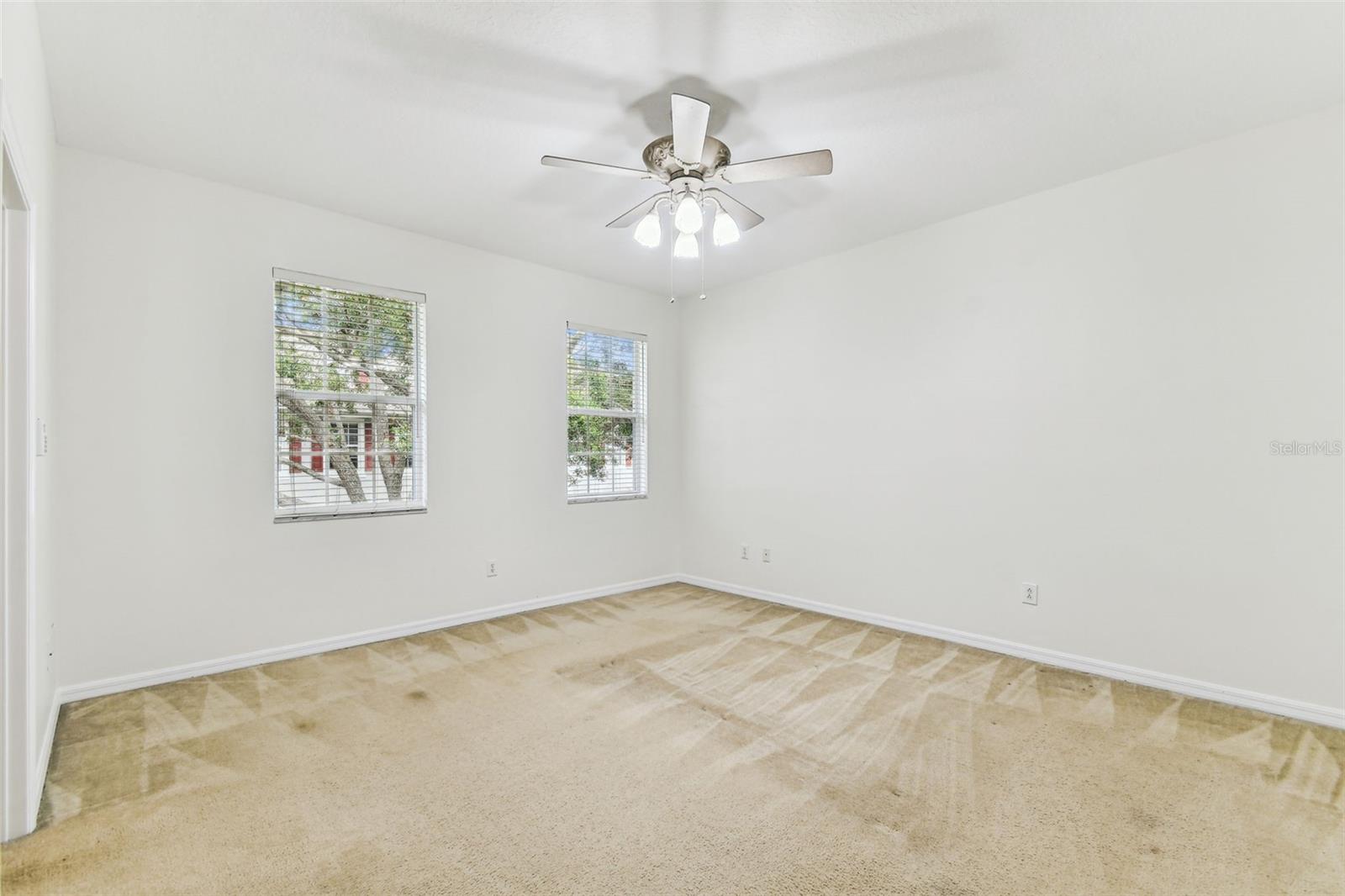 Listing photo id 14 for 9420 Georgian Park Lane 106