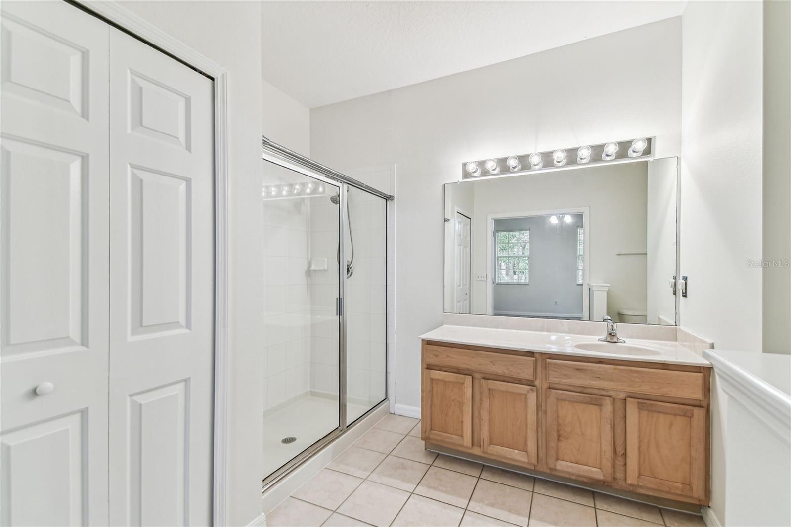 Listing photo id 16 for 9420 Georgian Park Lane 106