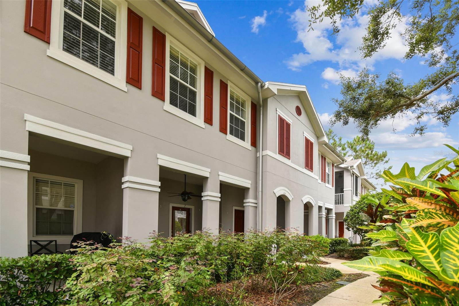 Listing photo id 0 for 9420 Georgian Park Lane 106