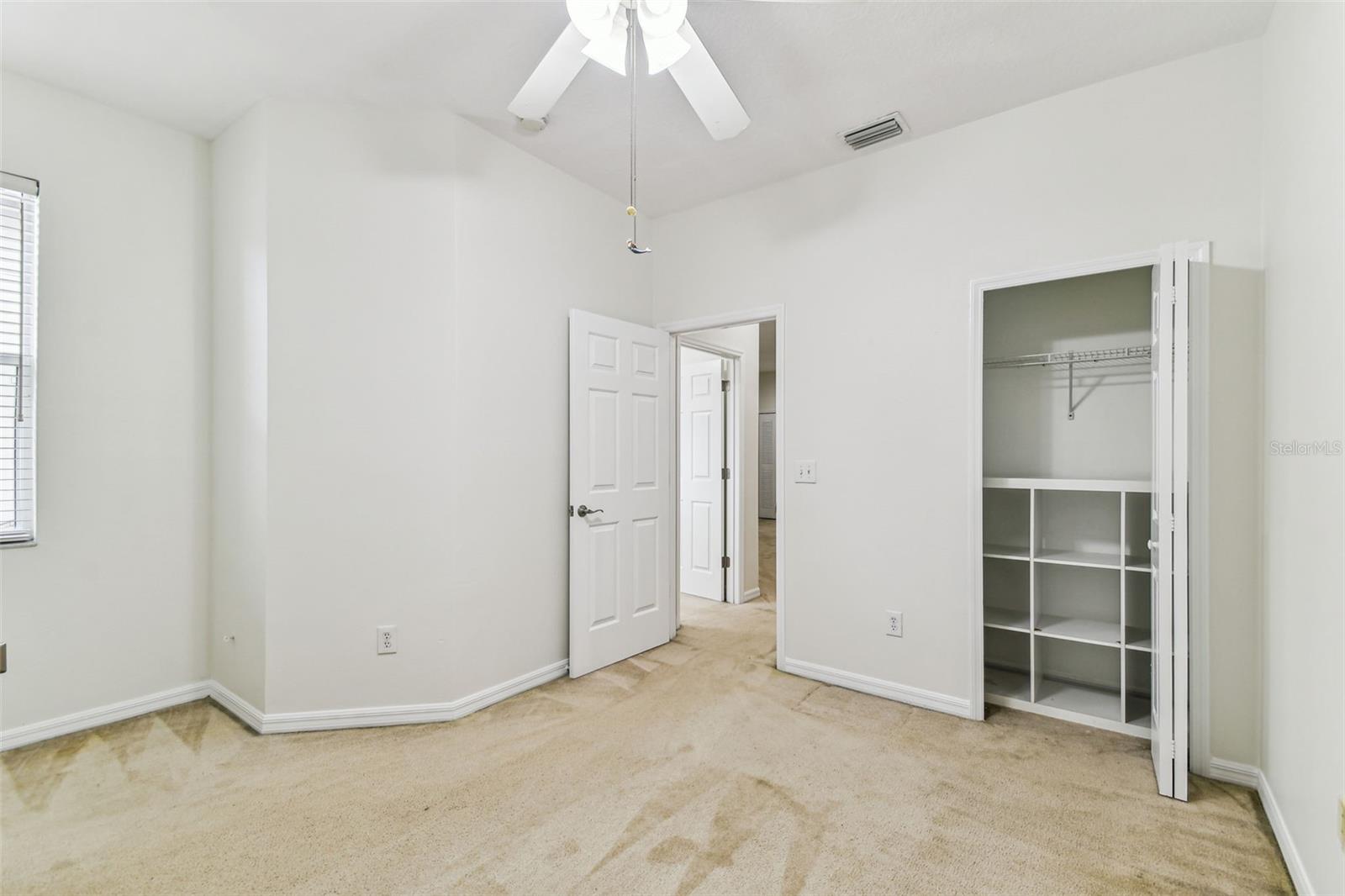Listing photo id 24 for 9420 Georgian Park Lane 106
