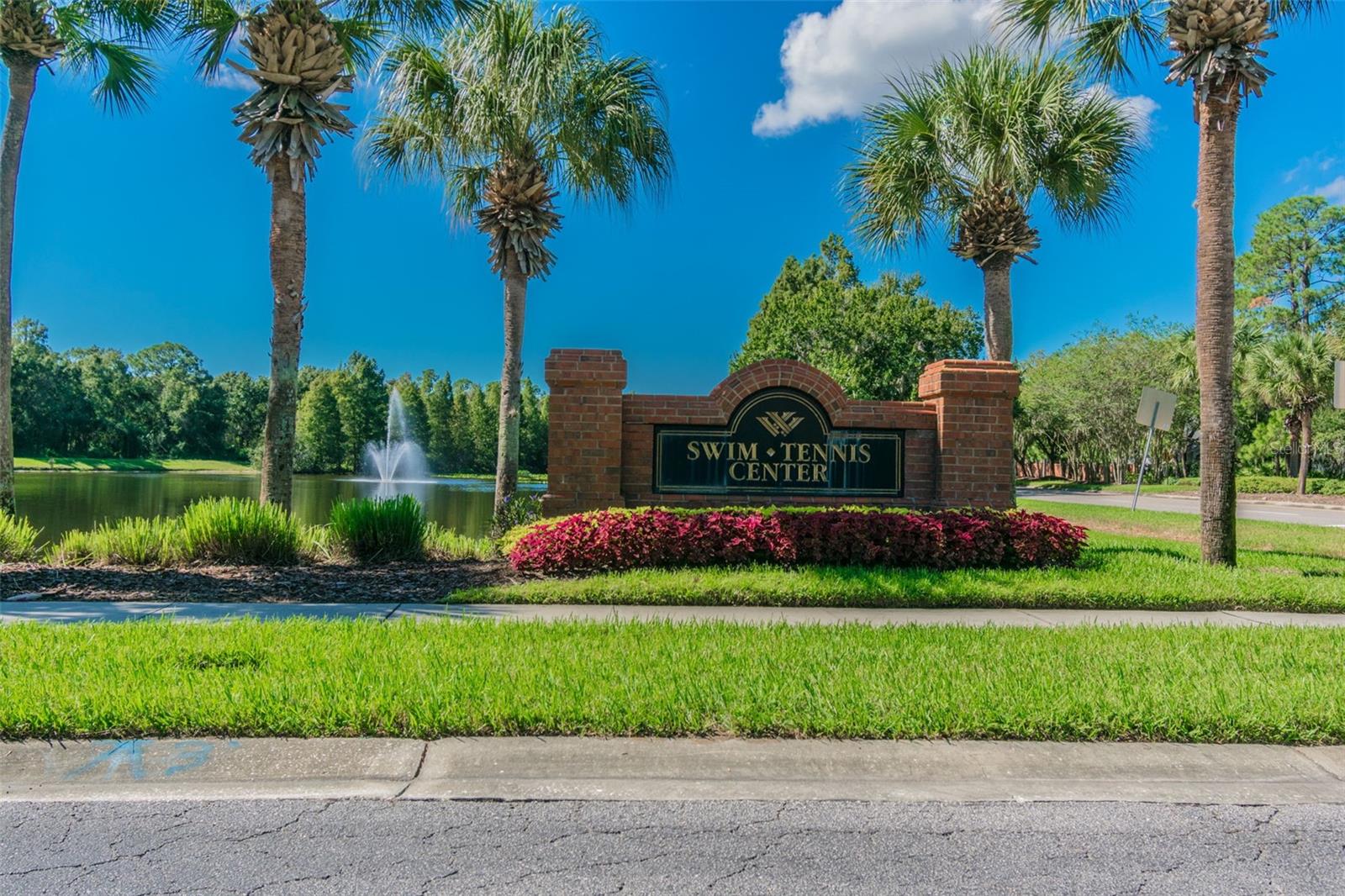 Listing photo id 33 for 9420 Georgian Park Lane 106
