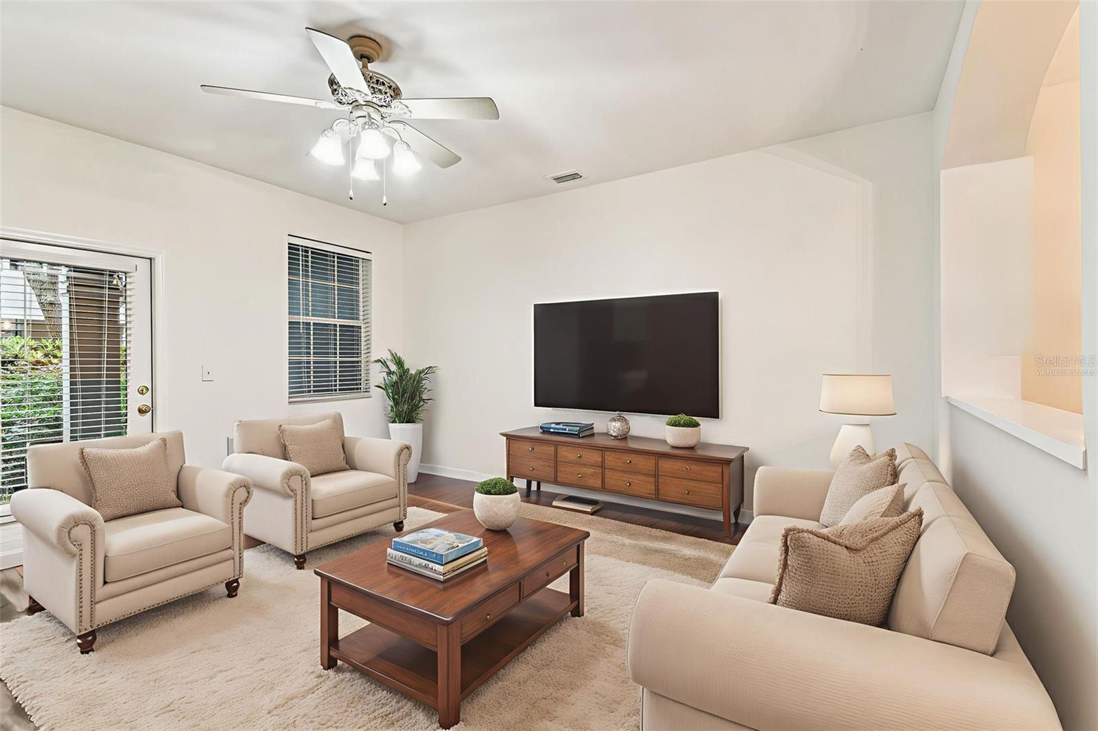 Listing photo id 7 for 9420 Georgian Park Lane 106