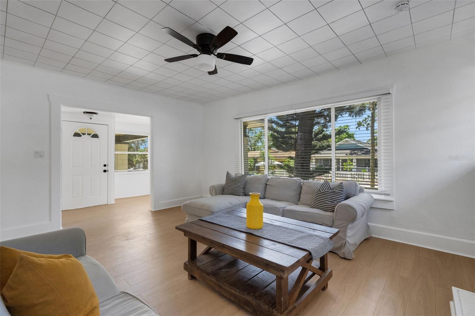 Image 11 of 43 For 835 14th Avenue S