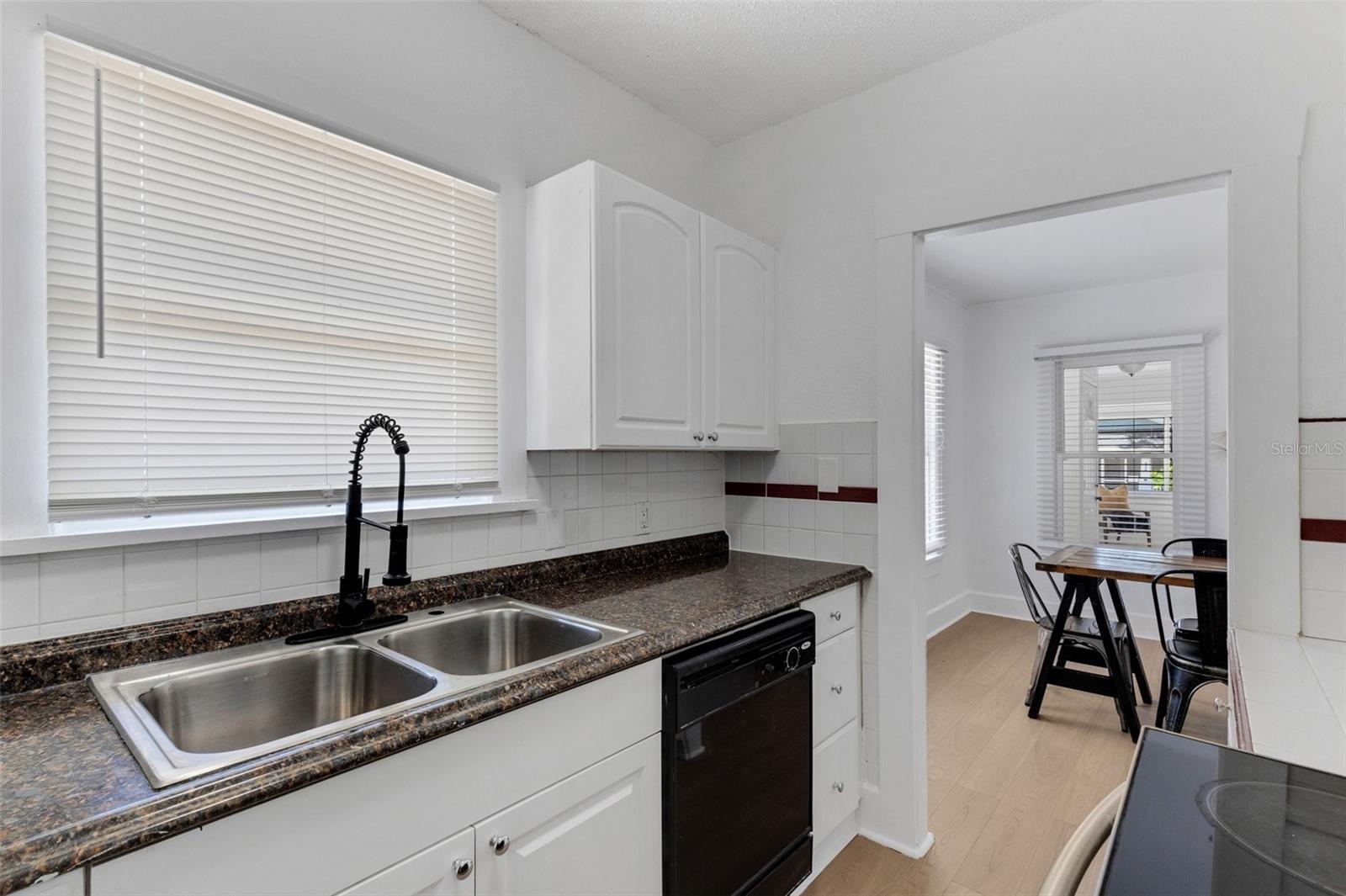 Image 20 of 43 For 835 14th Avenue S