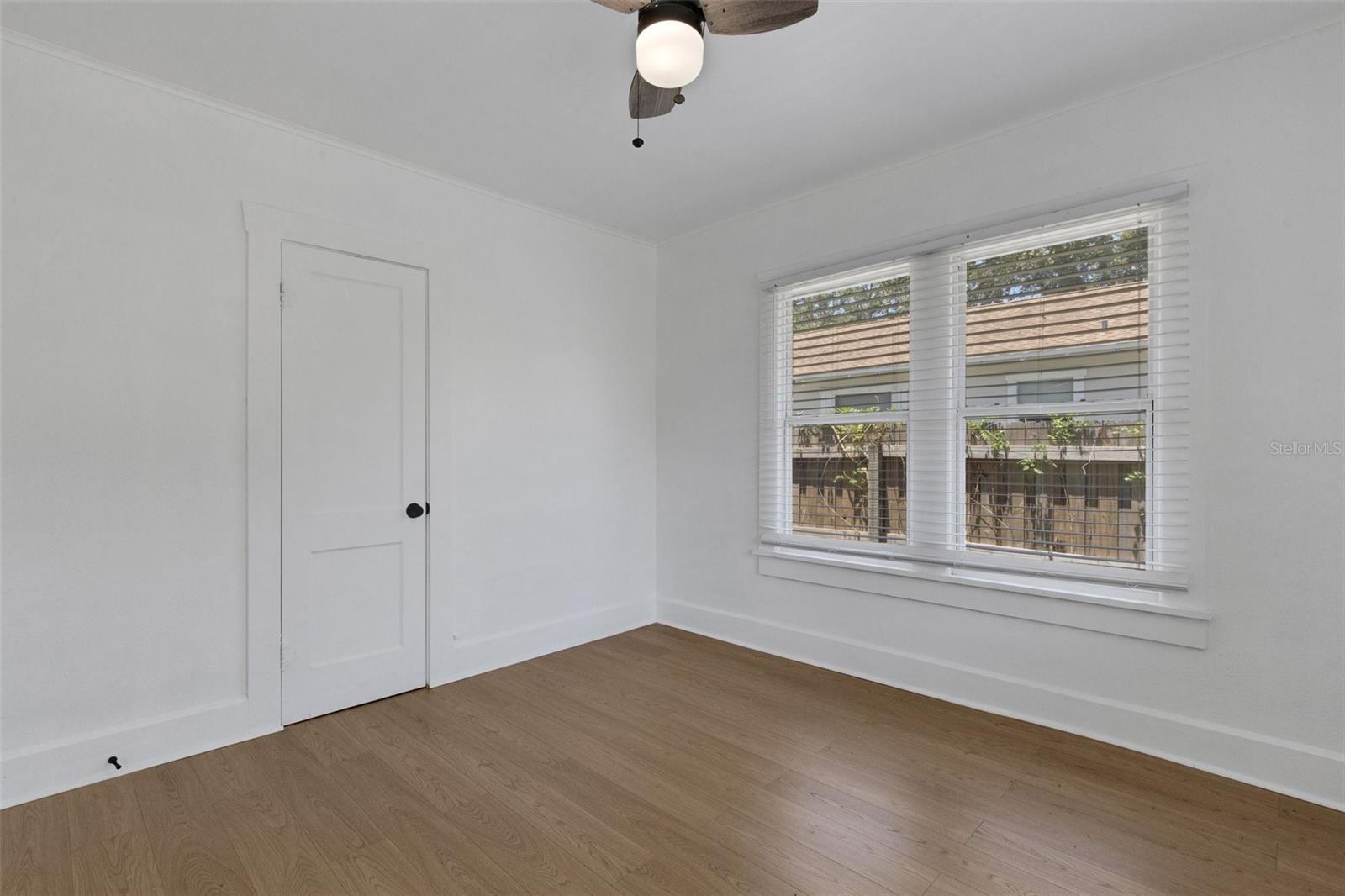 Image 32 of 43 For 835 14th Avenue S
