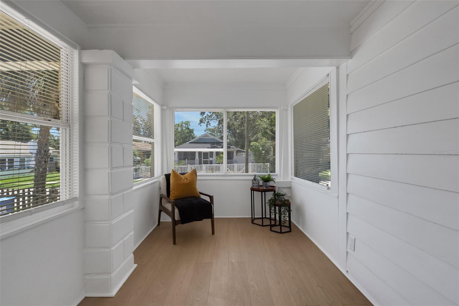 Image 5 of 43 For 835 14th Avenue S