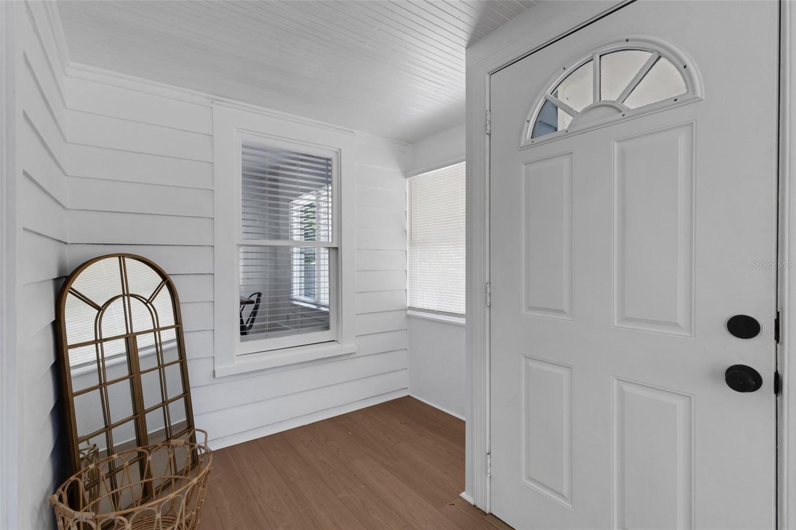 Image 7 of 43 For 835 14th Avenue S