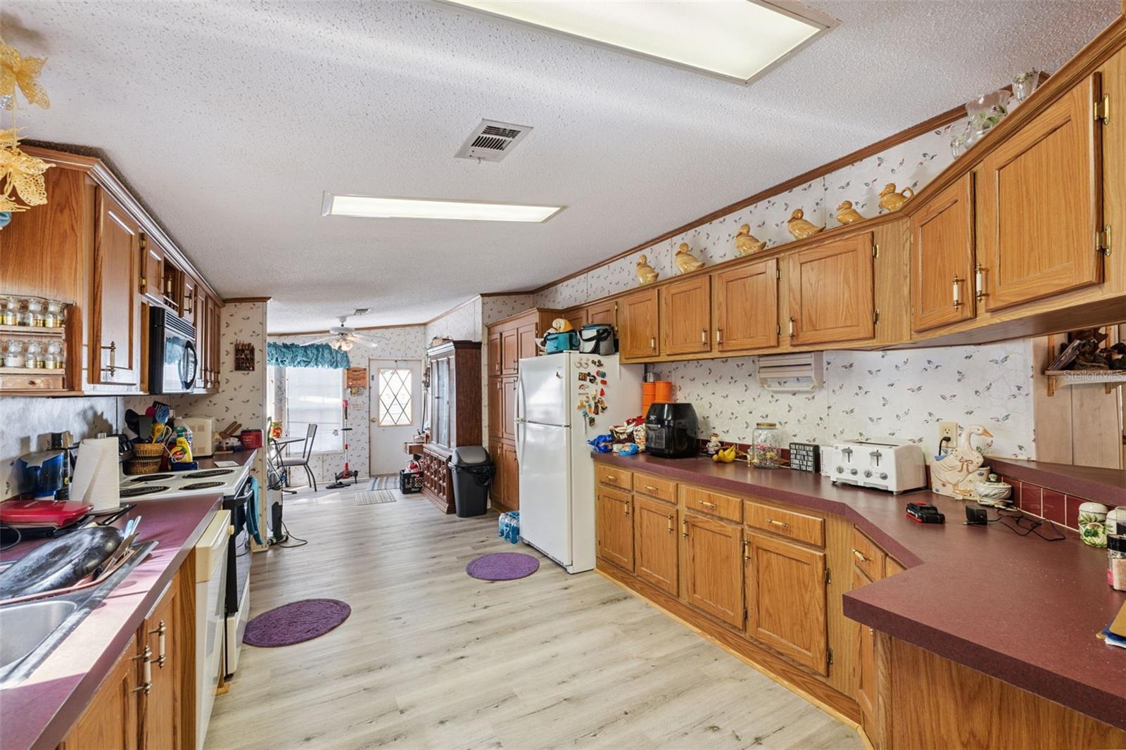 Listing photo id 8 for 9850 Appaloosa Avenue