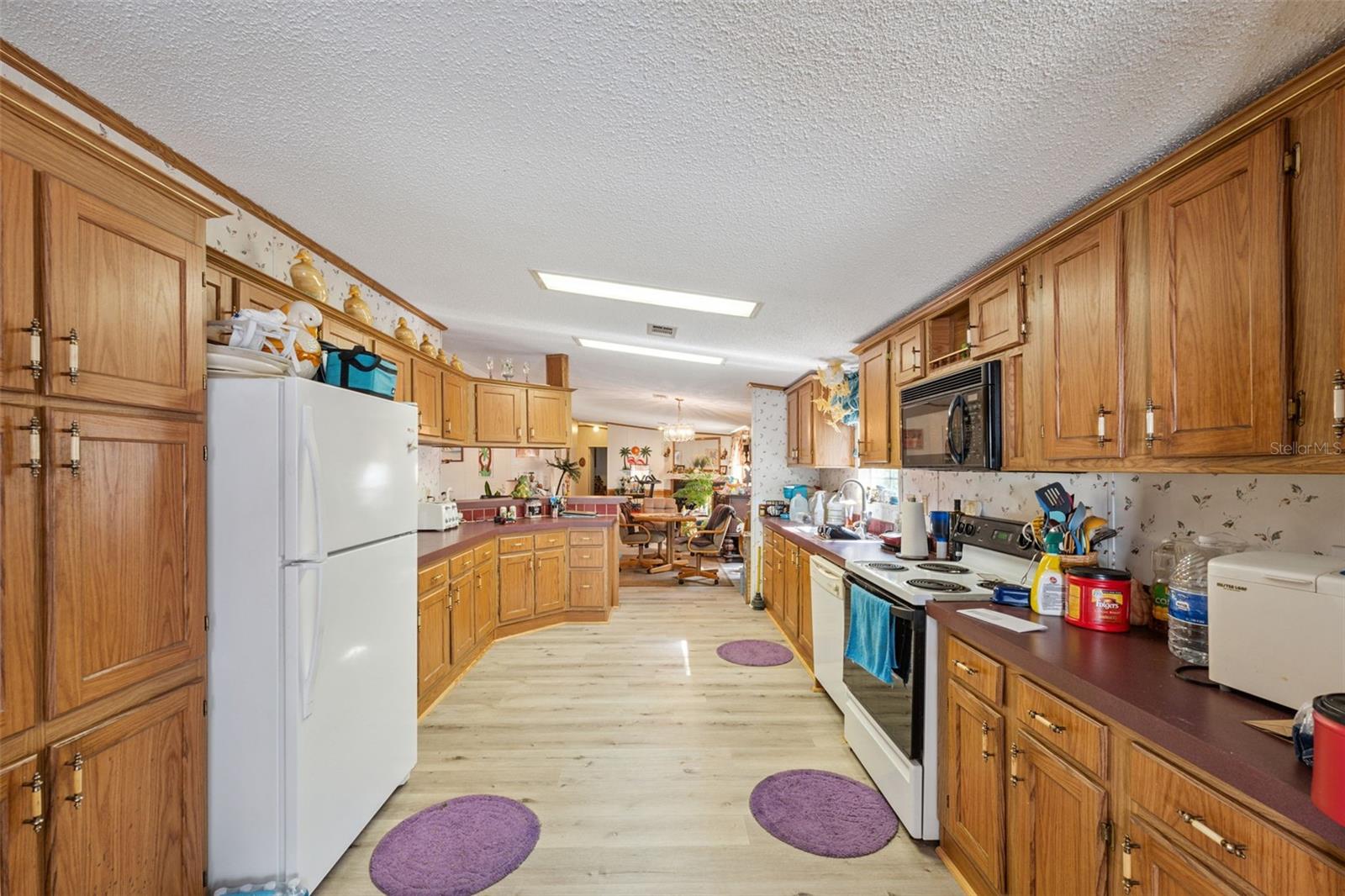 Listing photo id 10 for 9850 Appaloosa Avenue