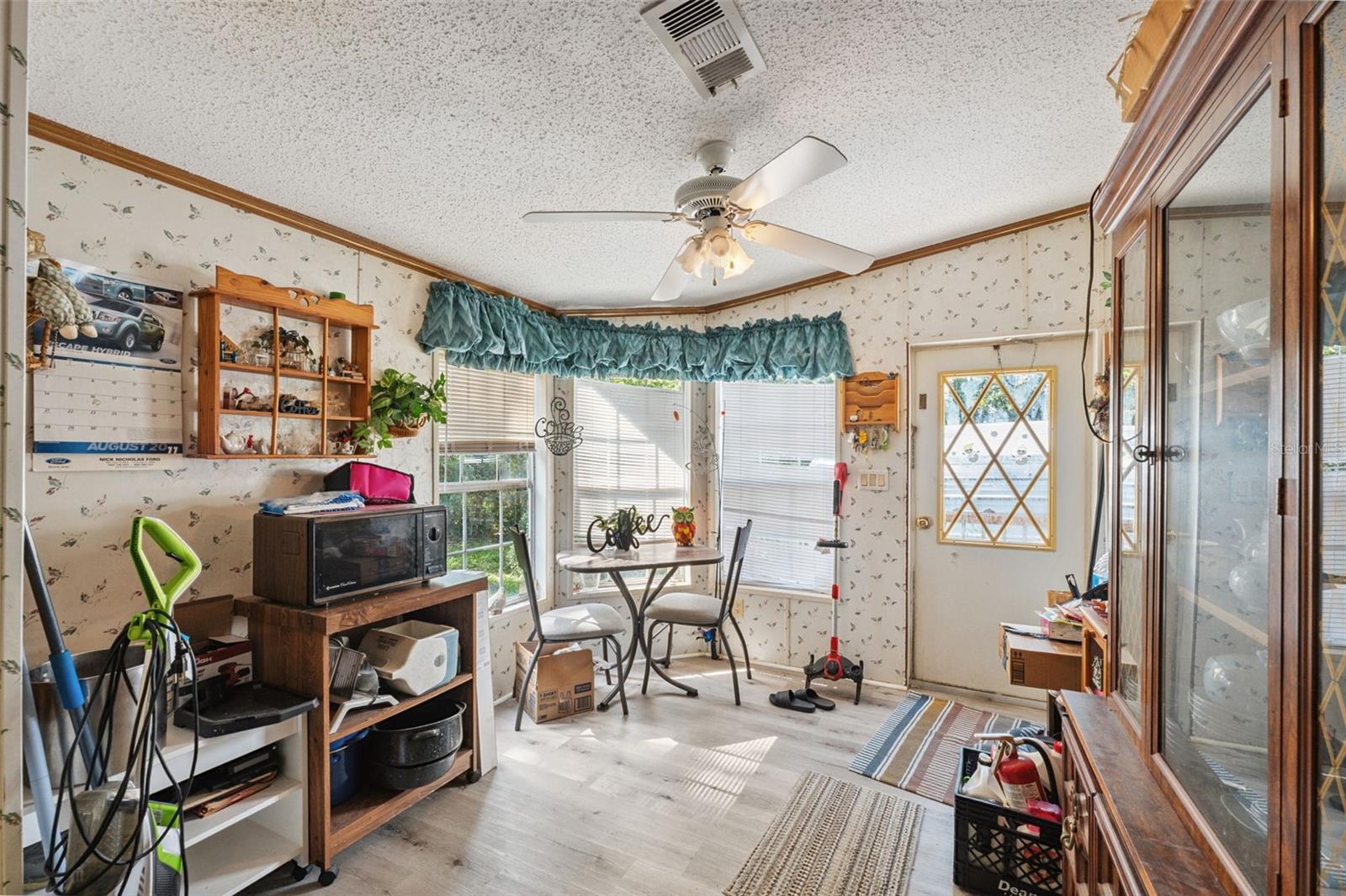 Listing photo id 11 for 9850 Appaloosa Avenue