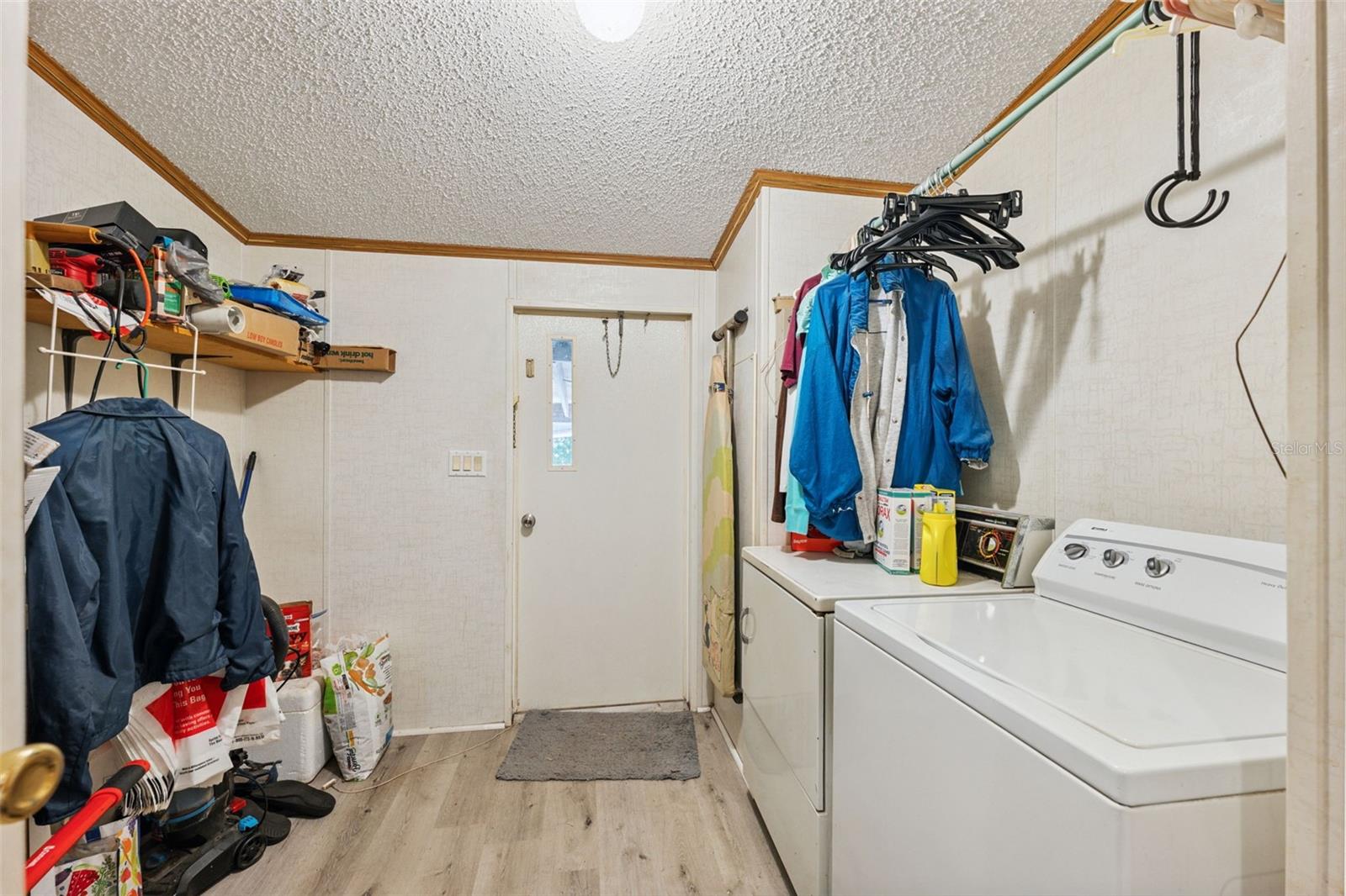 Listing photo id 22 for 9850 Appaloosa Avenue