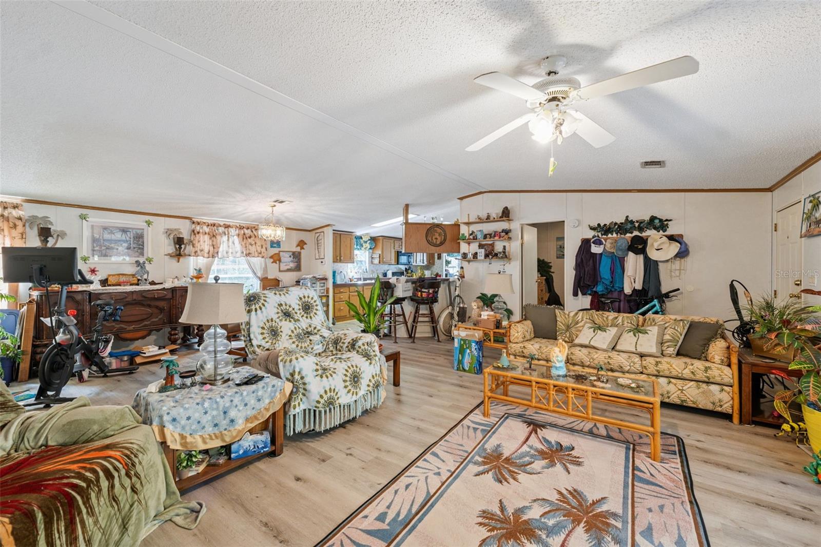 Listing photo id 6 for 9850 Appaloosa Avenue
