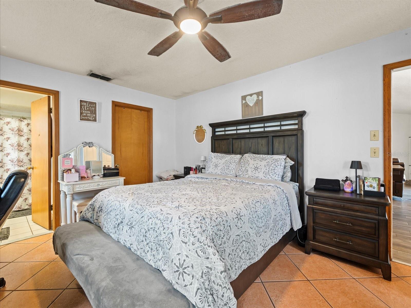 Listing photo id 22 for 14185 Barlington Street