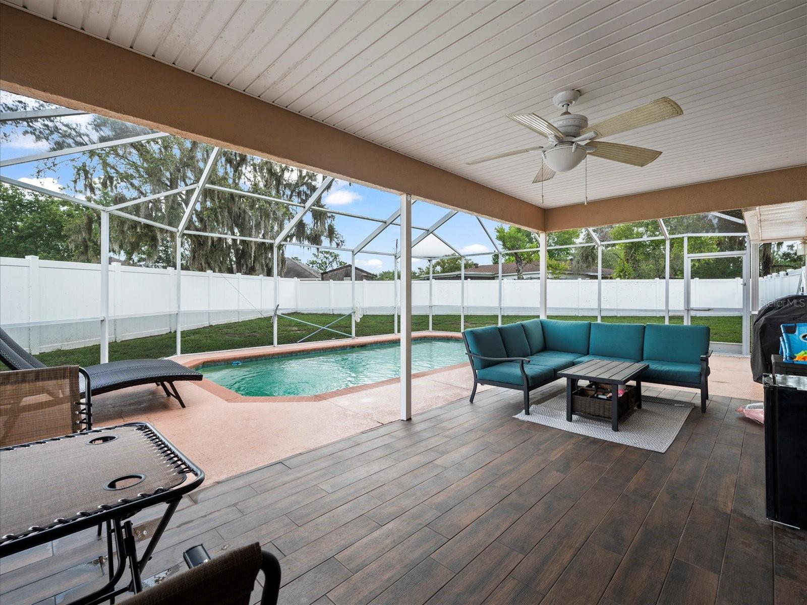 Listing photo id 1 for 14185 Barlington Street
