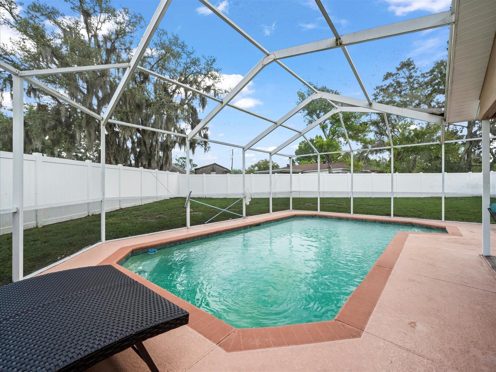 Listing photo id 30 for 14185 Barlington Street