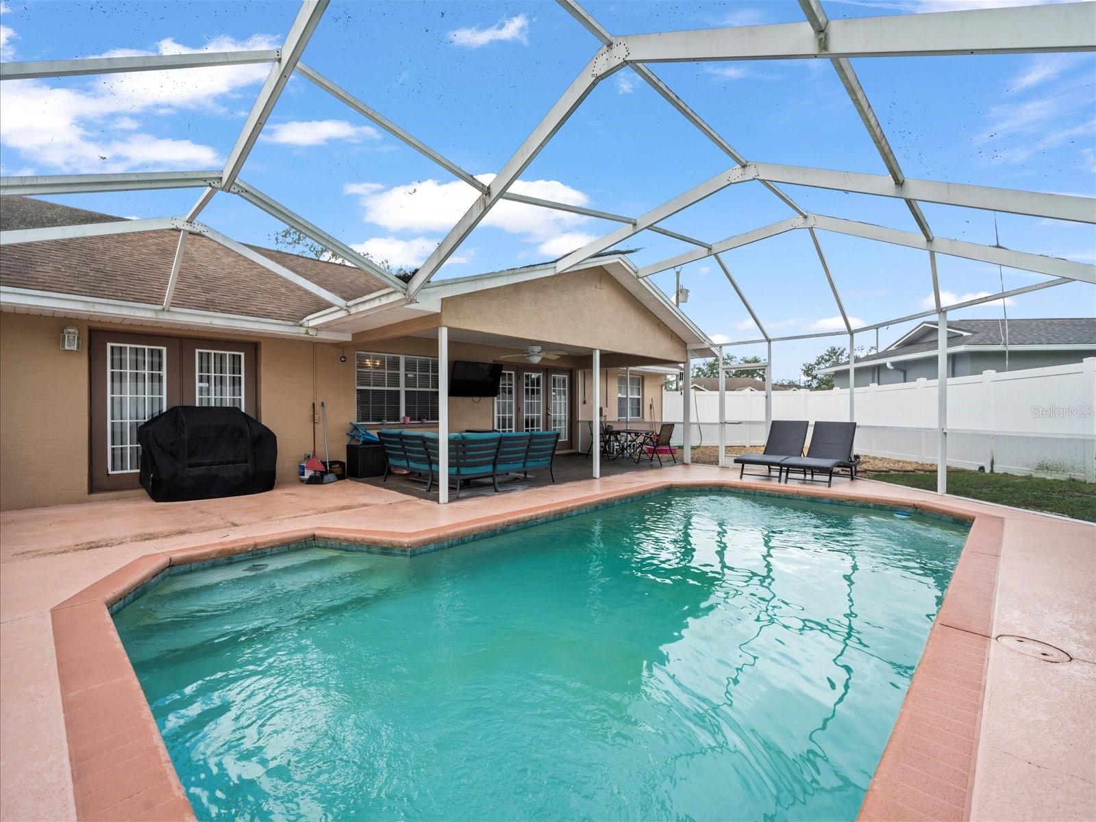 Listing photo id 31 for 14185 Barlington Street