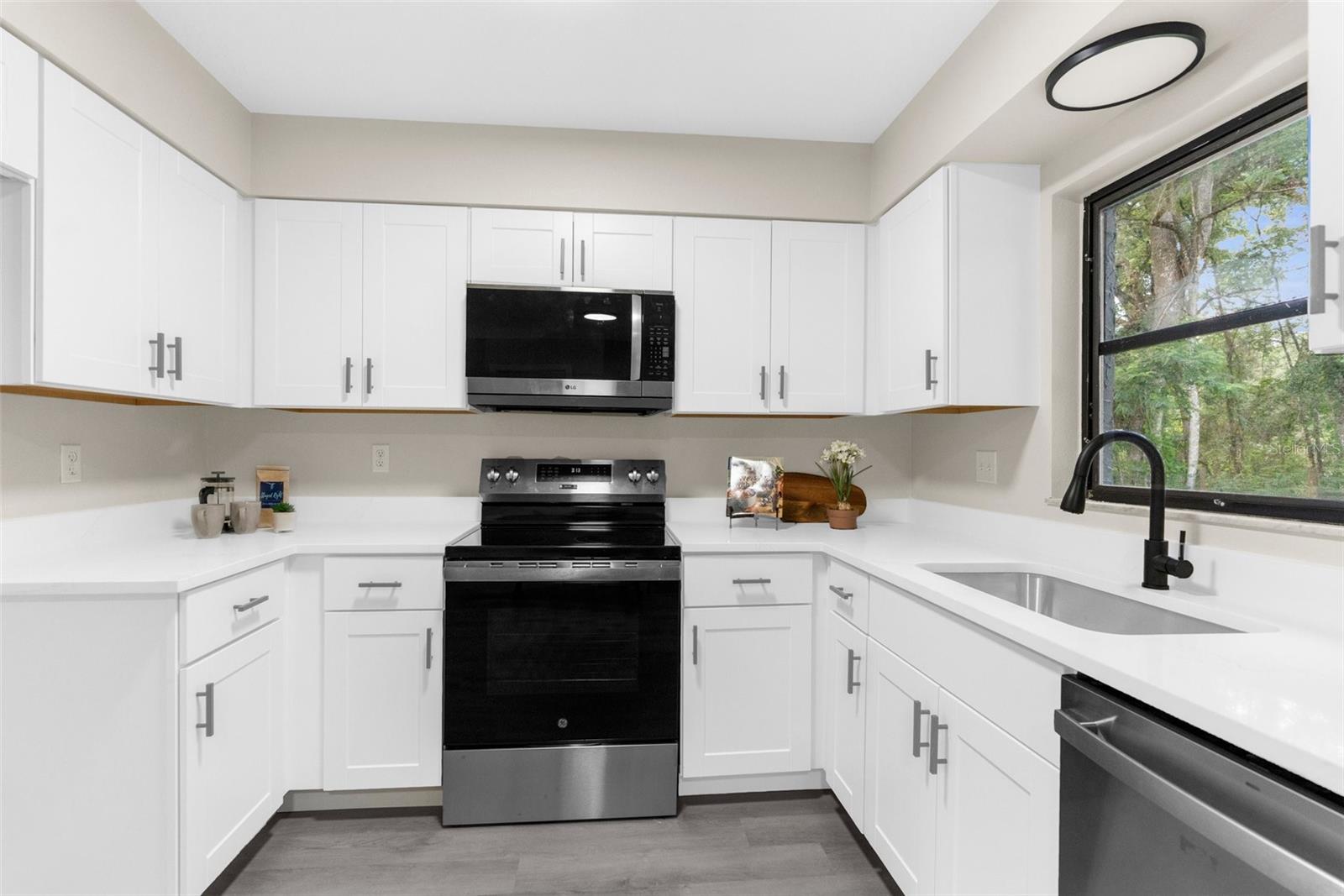 Image 2 of 25 For 5215 Azalea Circle