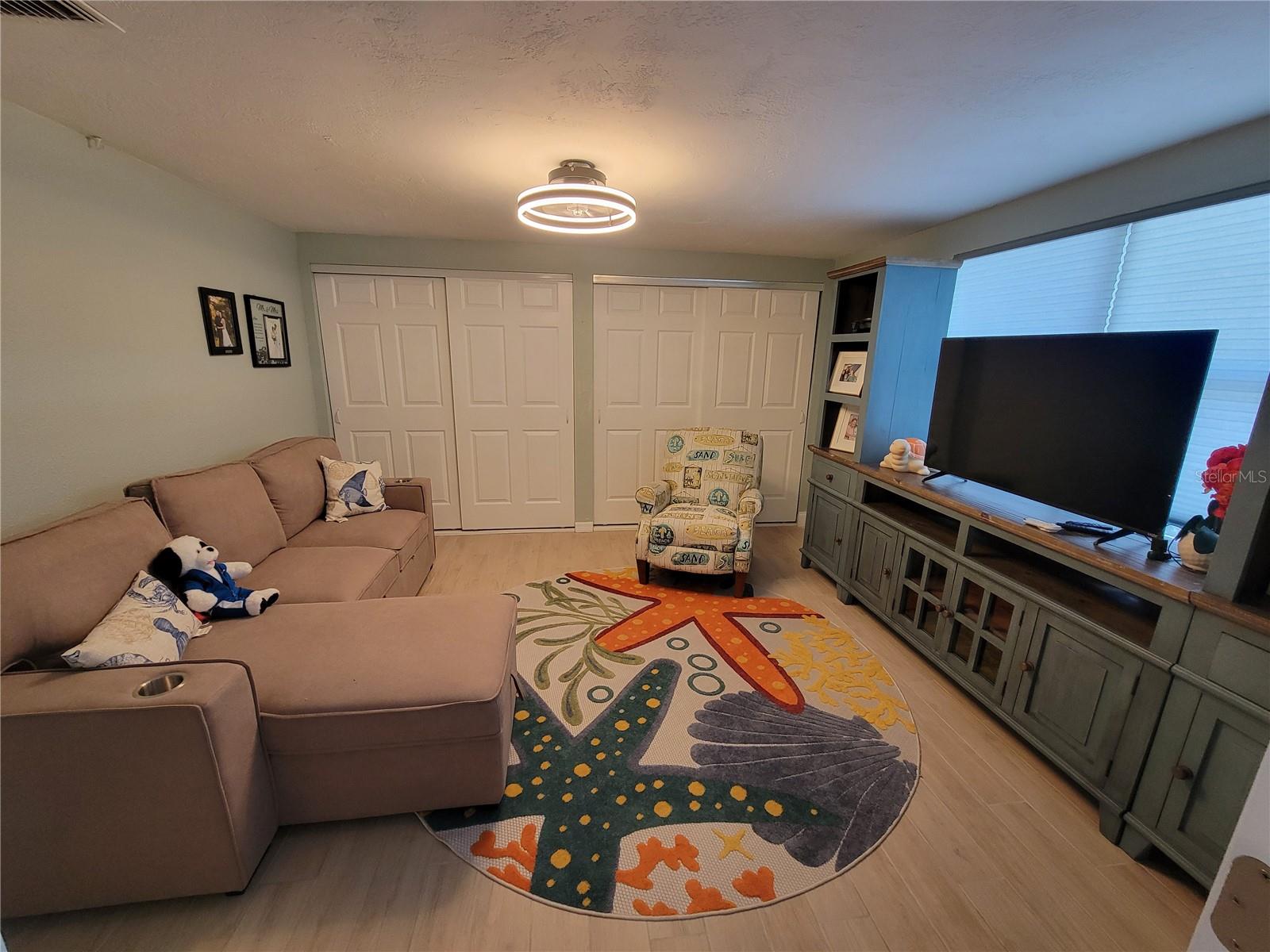 Image 17 of 31 For 6737 Clark Street