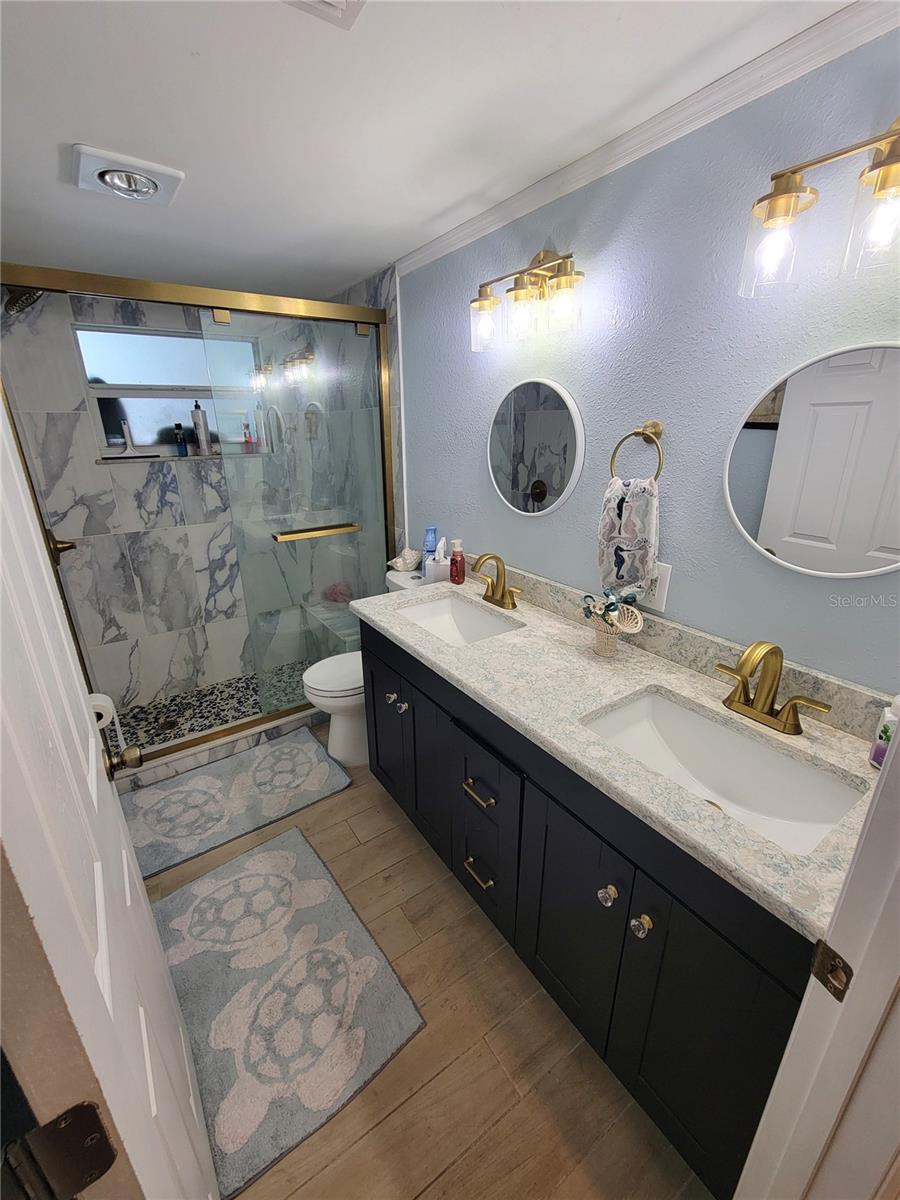 Image 19 of 31 For 6737 Clark Street