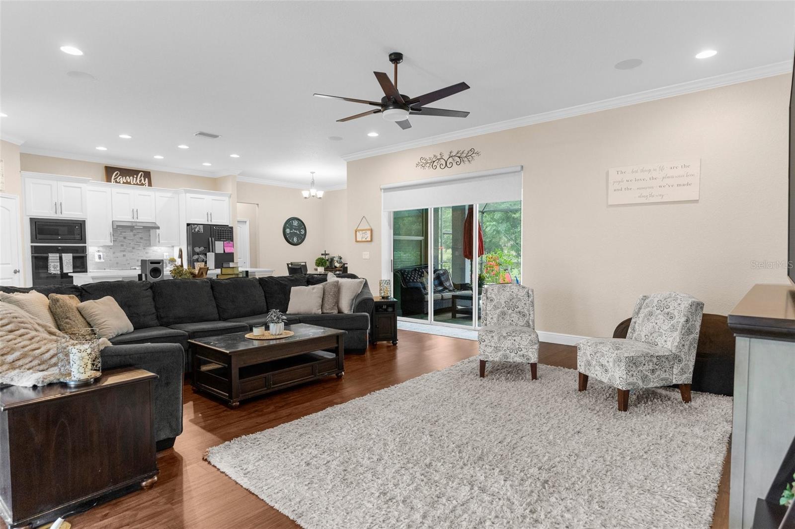 Image 17 of 54 For 2111 Maximilian Avenue