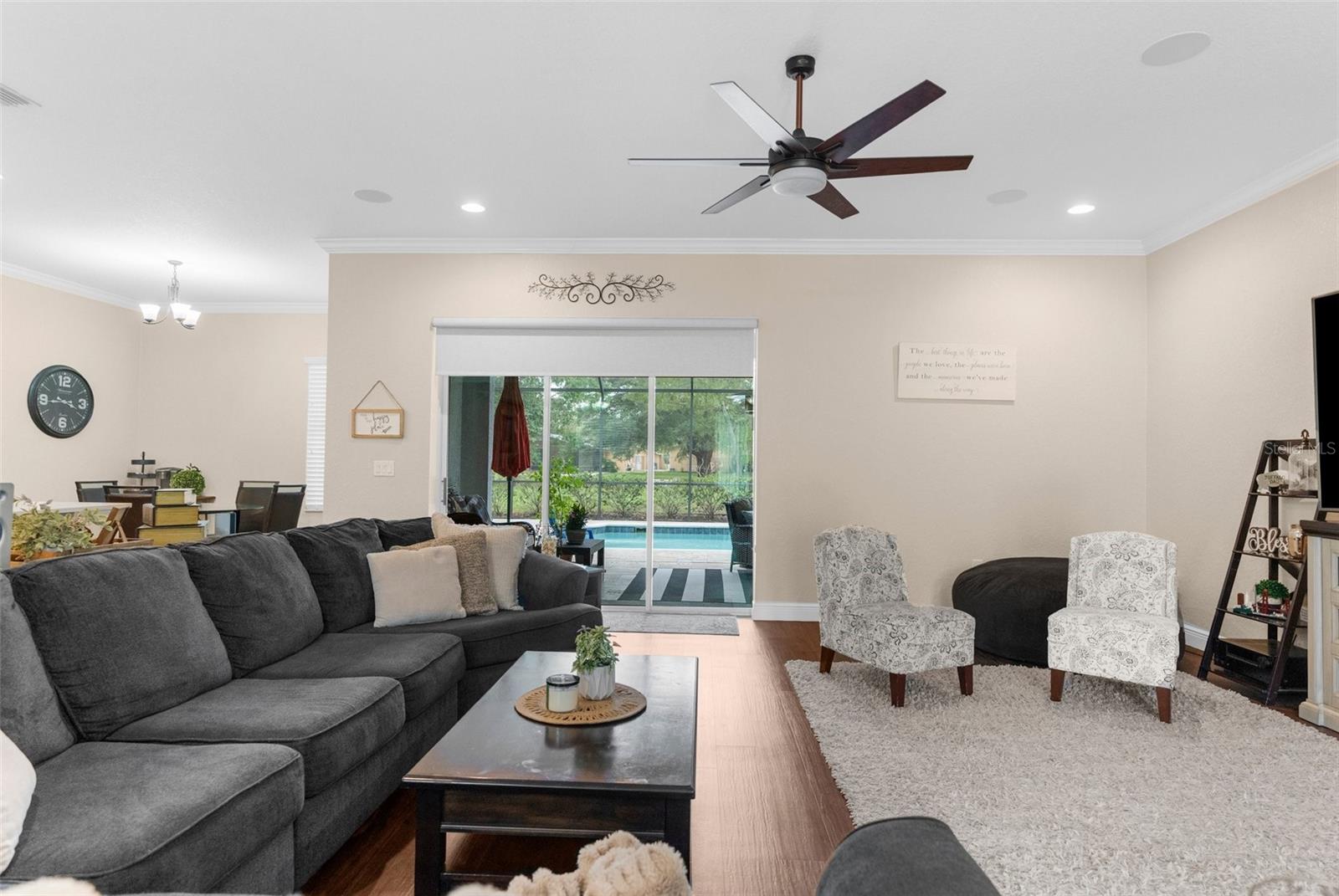 Image 20 of 54 For 2111 Maximilian Avenue