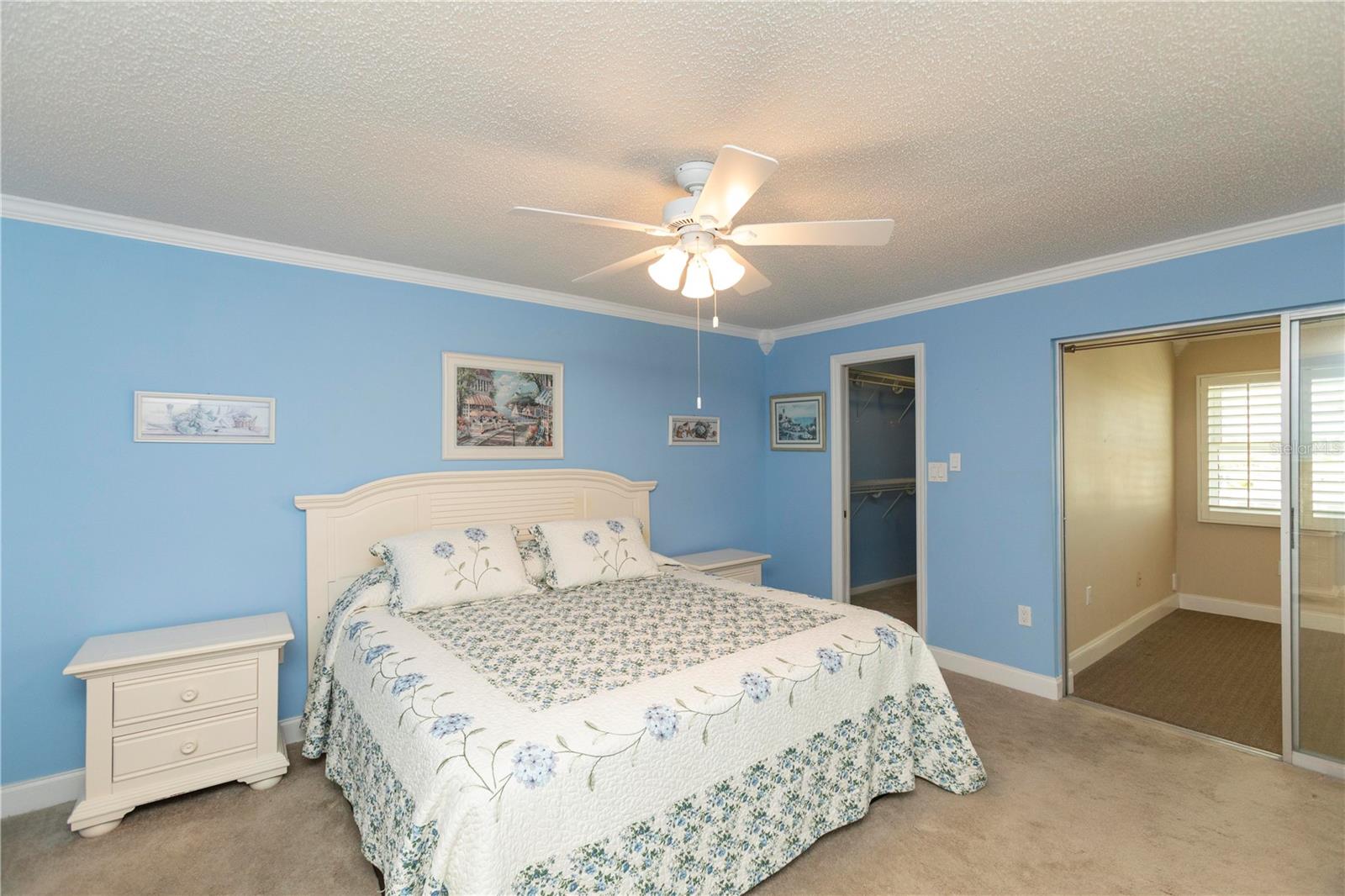 Listing photo id 14 for 4452 Garnet Drive 302