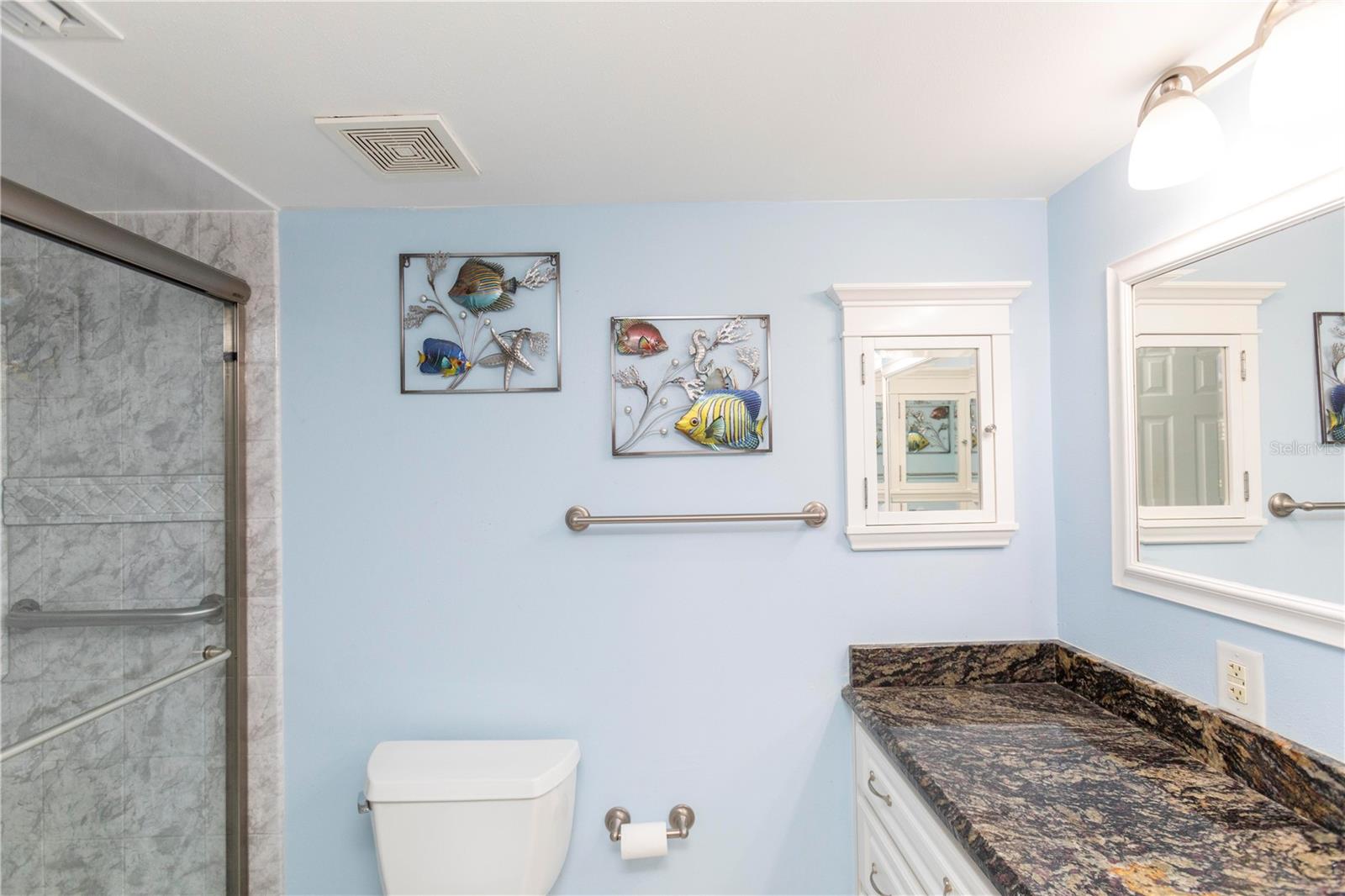 Listing photo id 16 for 4452 Garnet Drive 302
