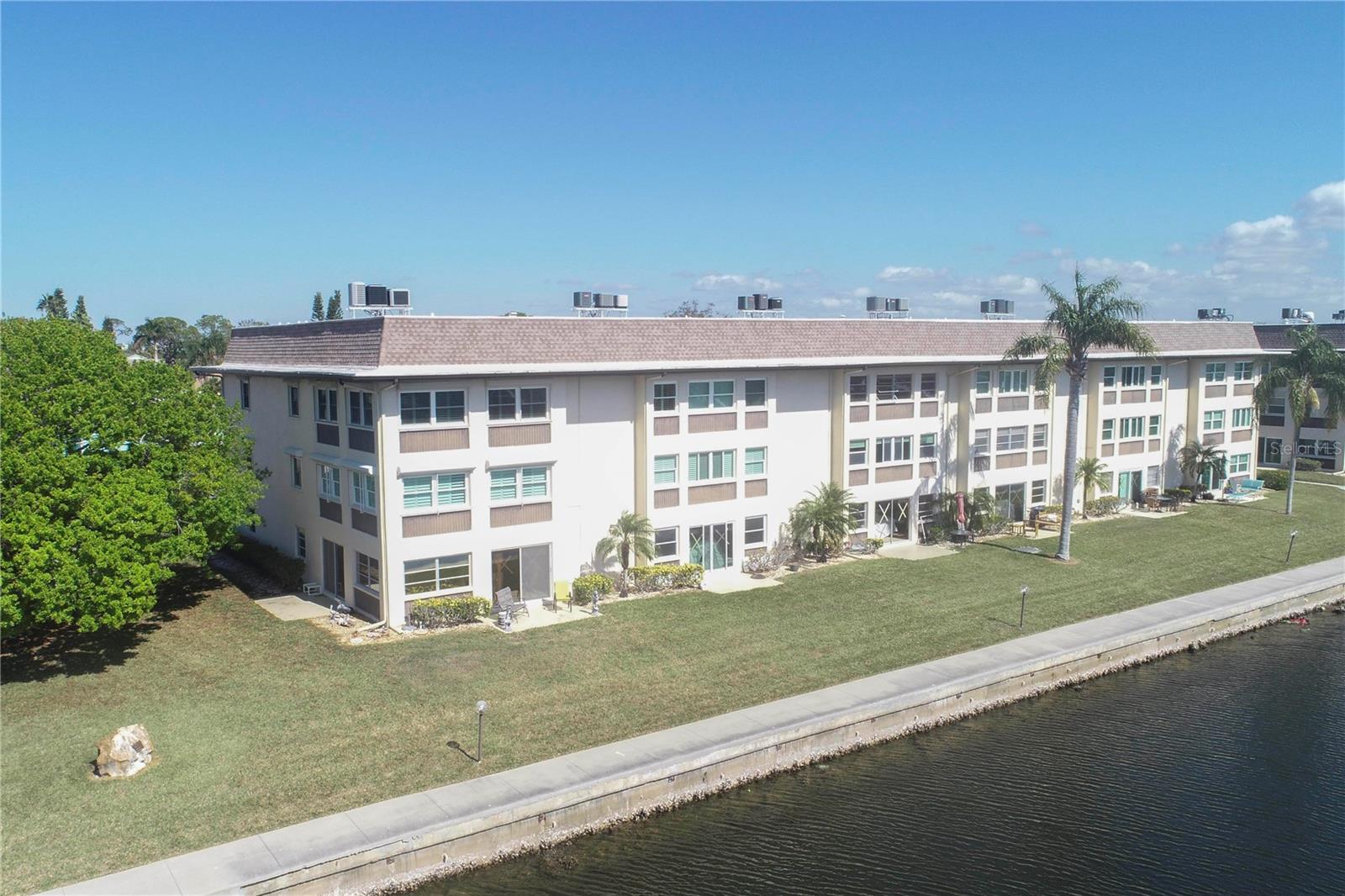 Listing photo id 0 for 4452 Garnet Drive 302