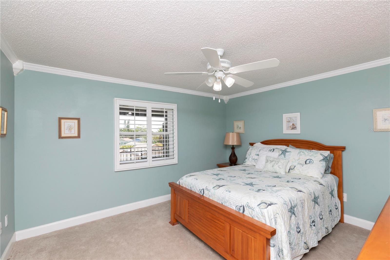 Listing photo id 19 for 4452 Garnet Drive 302