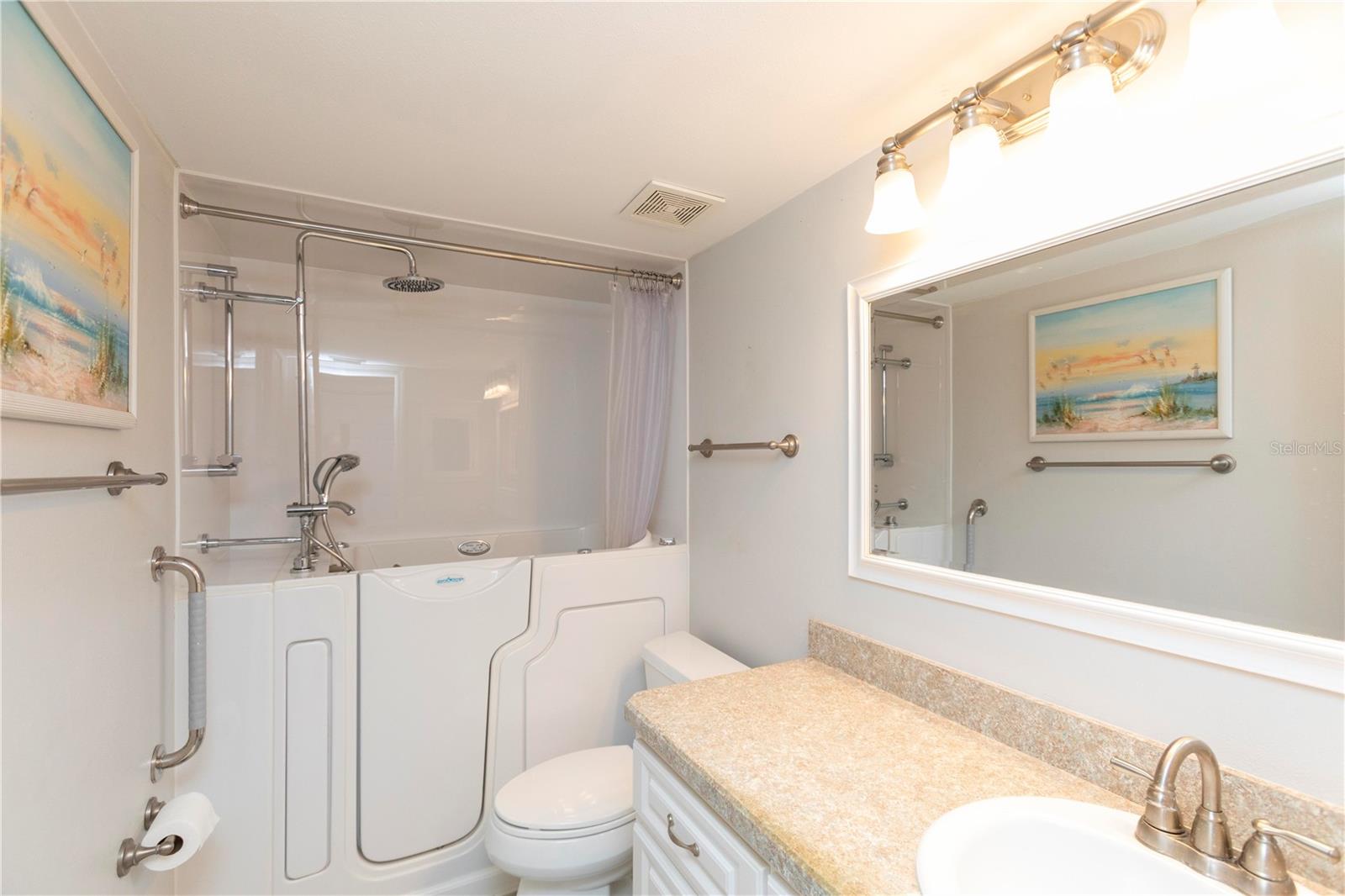 Listing photo id 21 for 4452 Garnet Drive 302