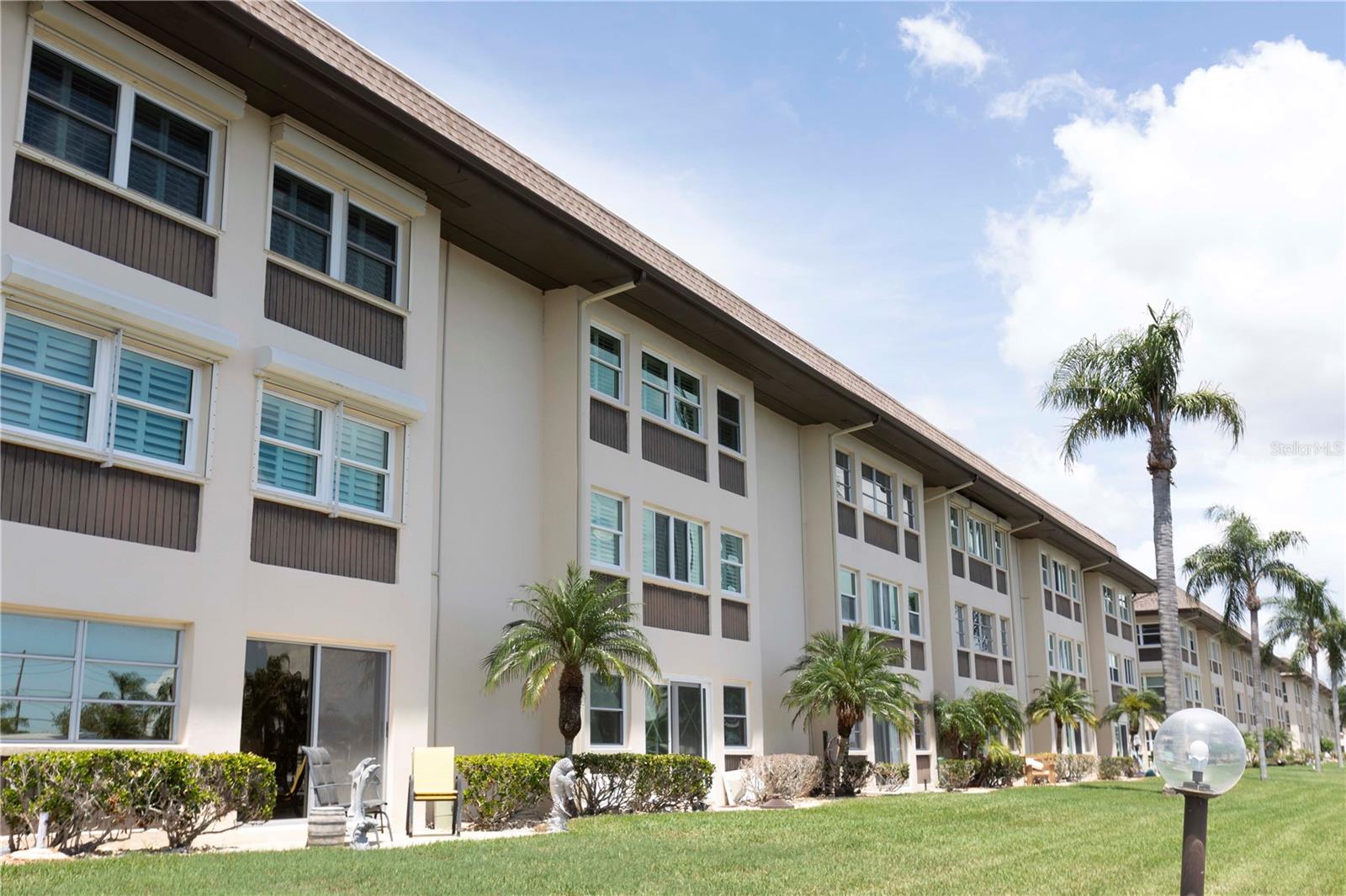 Listing photo id 23 for 4452 Garnet Drive 302