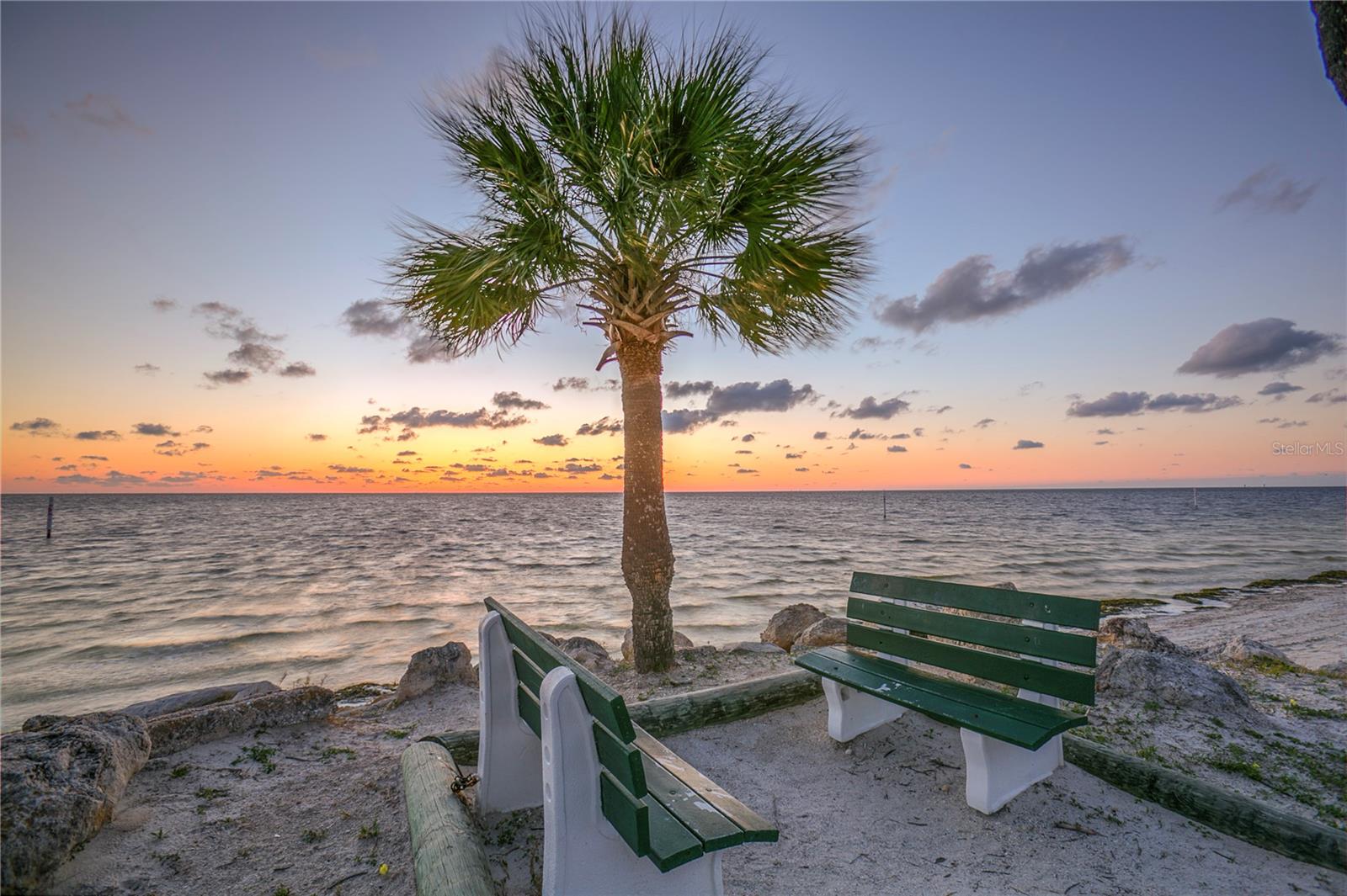Listing photo id 29 for 4452 Garnet Drive 302