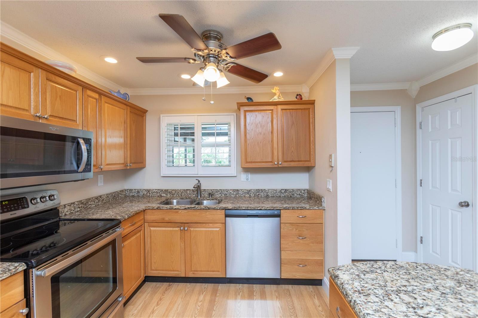 Listing photo id 2 for 4452 Garnet Drive 302