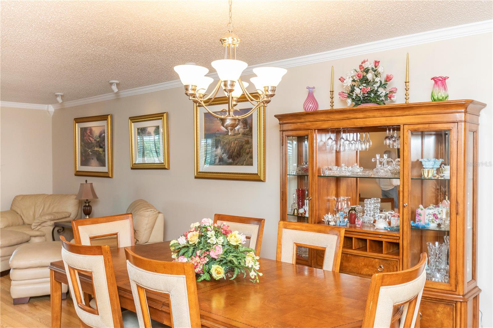 Listing photo id 6 for 4452 Garnet Drive 302