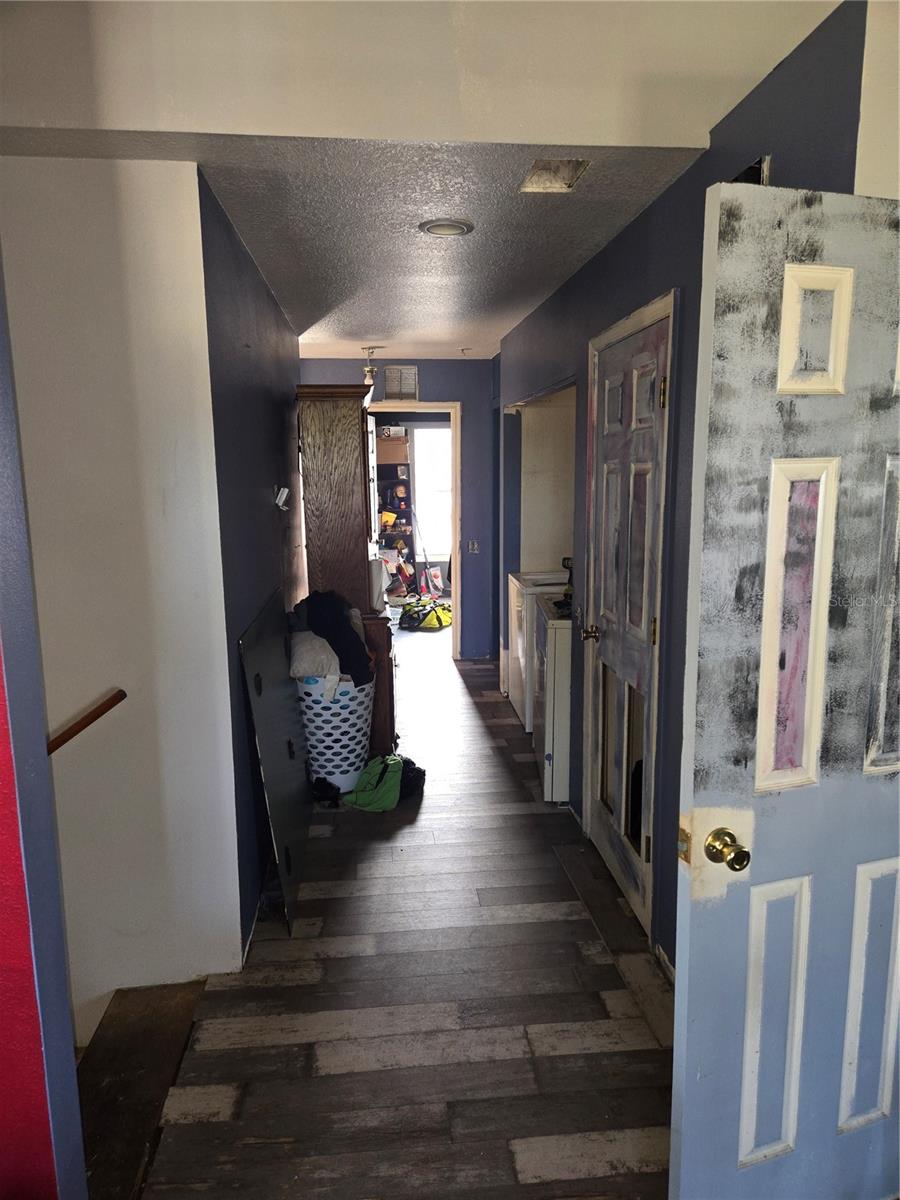 Listing photo id 8 for 5420 Bay Boulevard