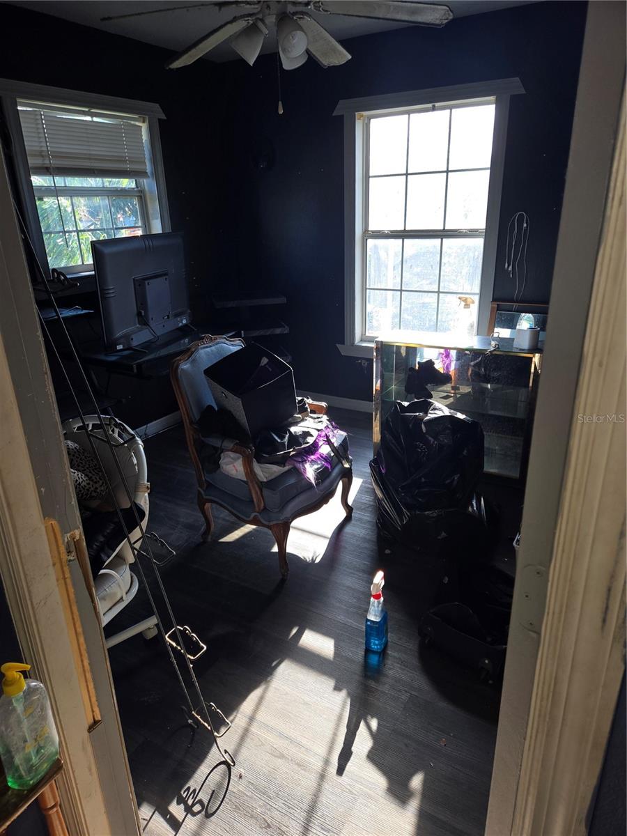 Listing photo id 12 for 5420 Bay Boulevard